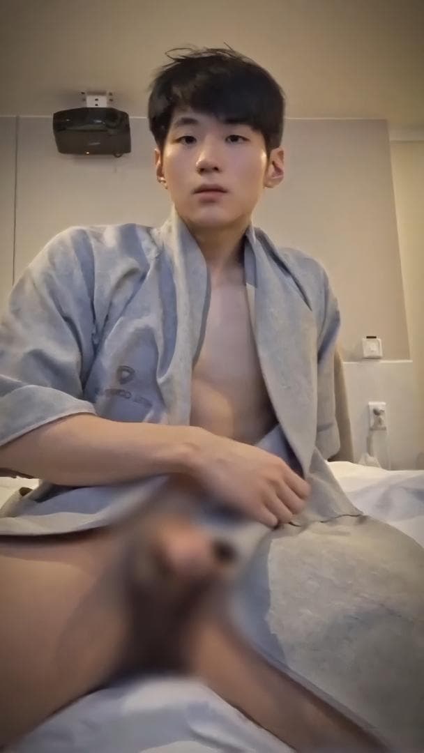 Qkrgktkxks - Korean gym guy jerking off xvideos