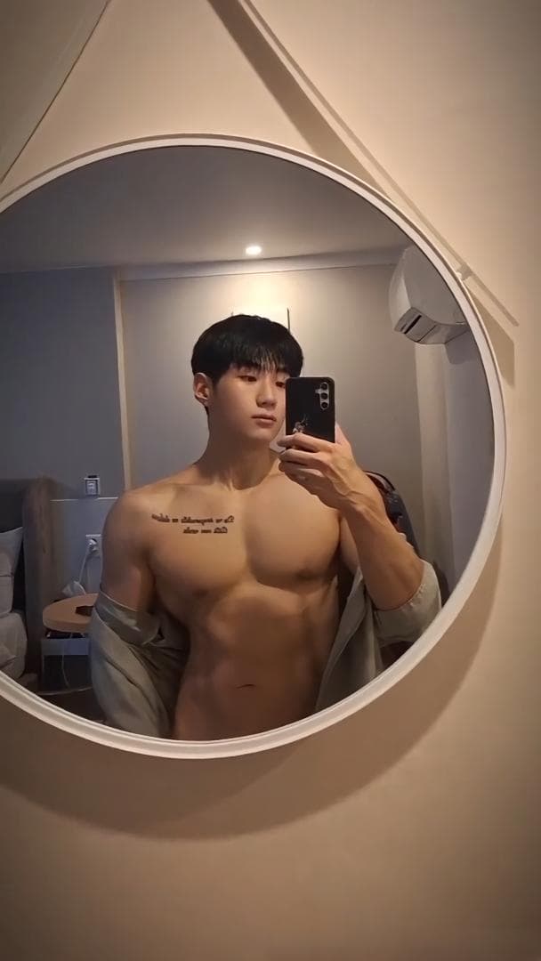 Qkrgktkxks - Korean gym guy jerking off sex men