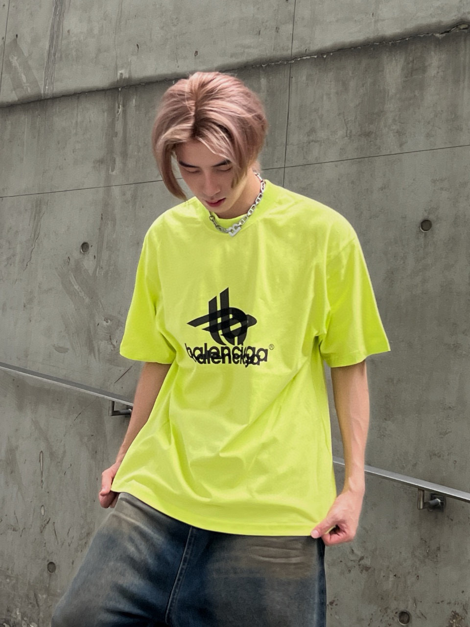 Áo phông T-shirt Balenciaga B Xanh nõn chuối họa tiết chữ lồng Đen Like Auth on web VTN