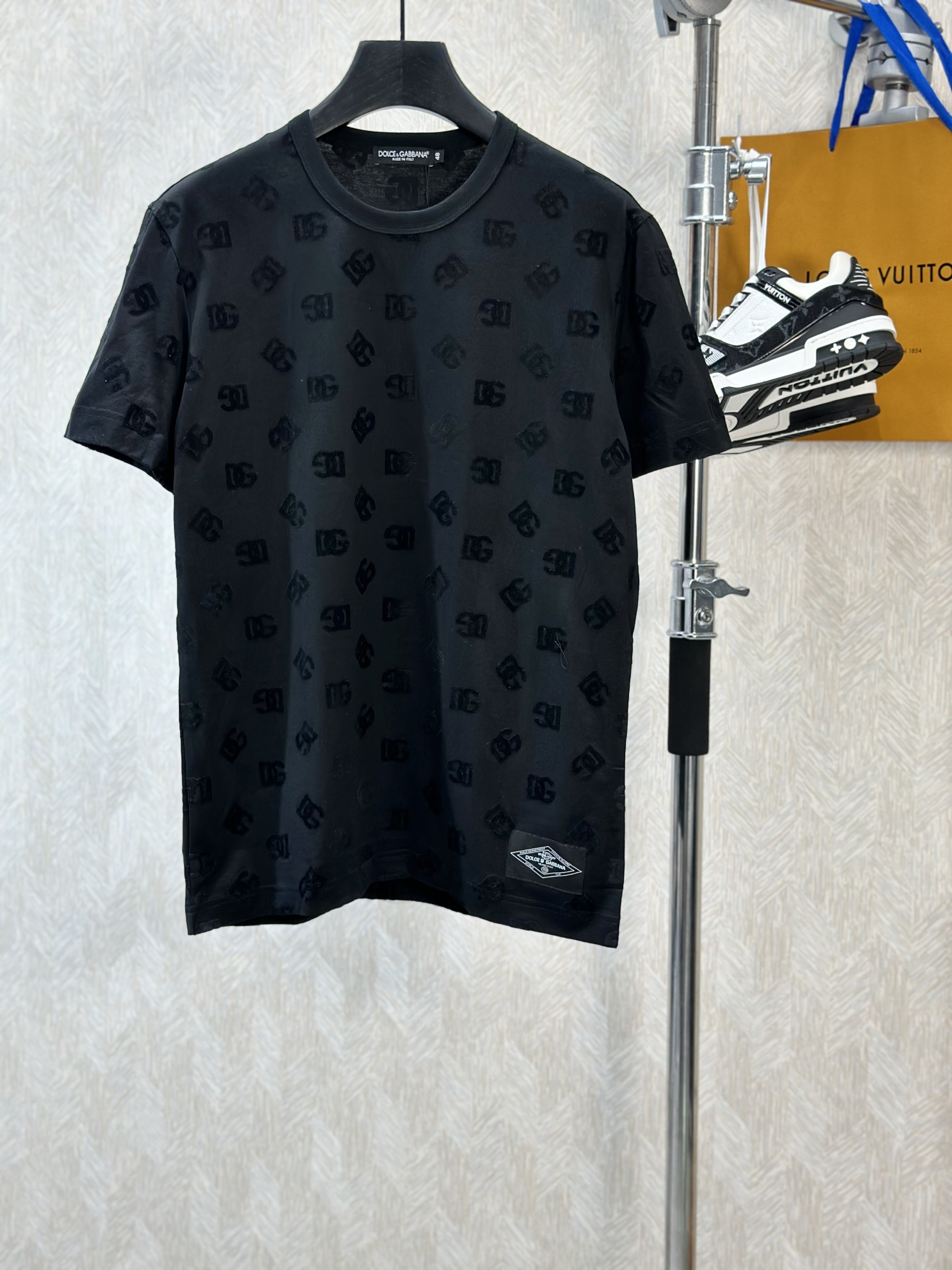 Áo phông T-shirt Dolce Gabbana DG Đen họa tiết logo DG full Like Auth on web VTN