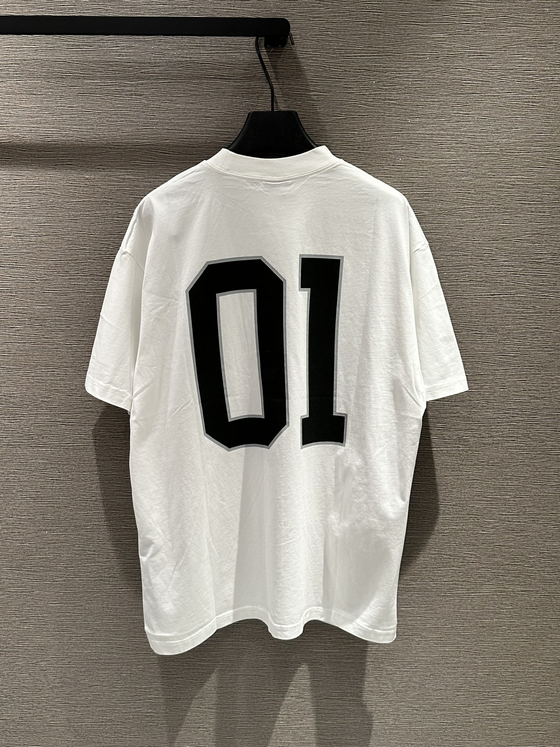Áo phông T-shirt Balenciaga BB 01 logo chữ thêu Like Auth on web VTN
