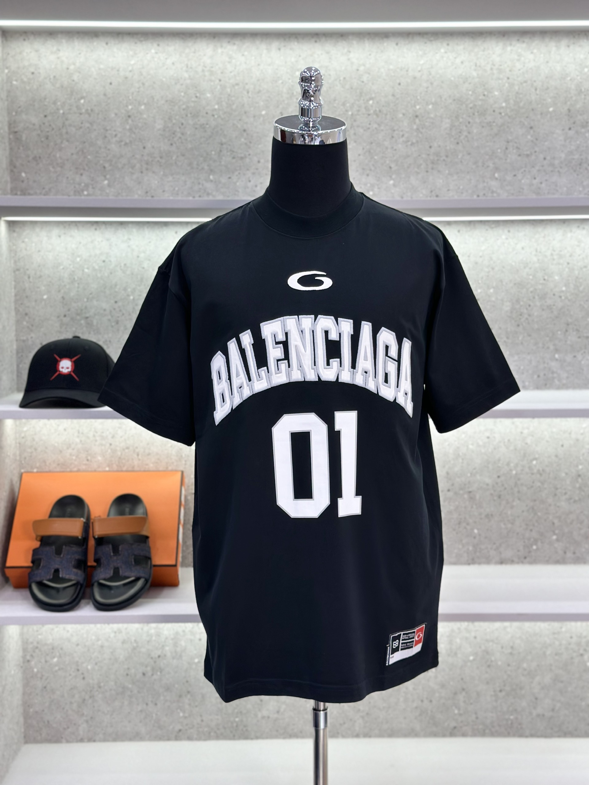 Áo phông T-shirt Balenciaga BB 01 logo chữ thêu Like Auth on web VTN