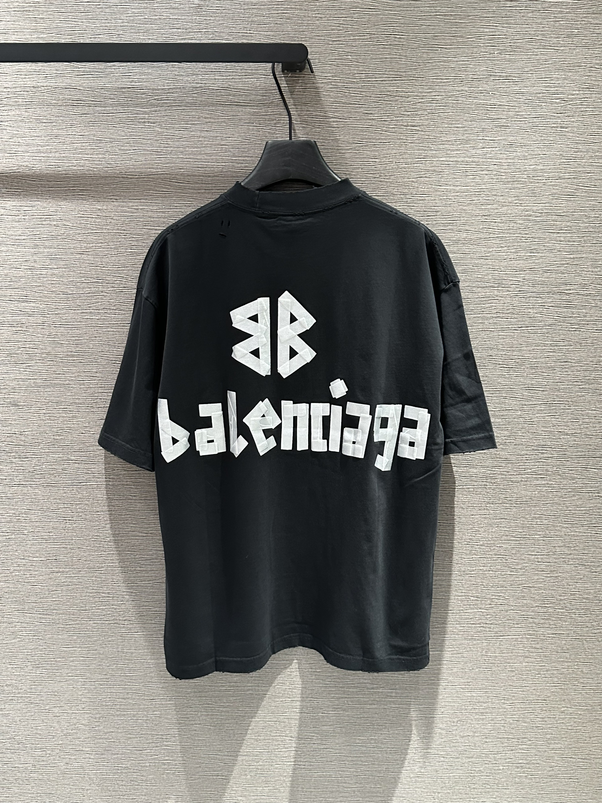 Áo phông T-shirt Balenciaga BB Đen logo chữ Trắng Like Auth on web VTN