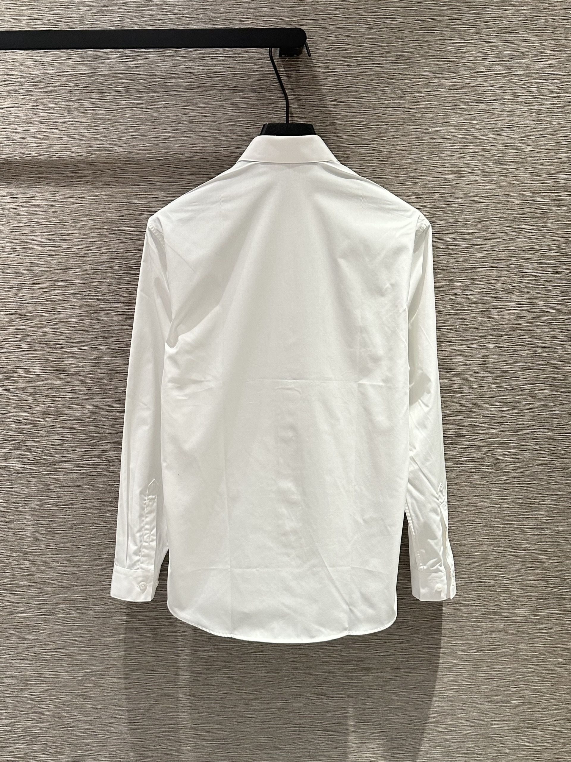 Áo sơ mi dài tay Dior CD Trắng logo Ong chữ thêu Đen Like Auth on web VTN