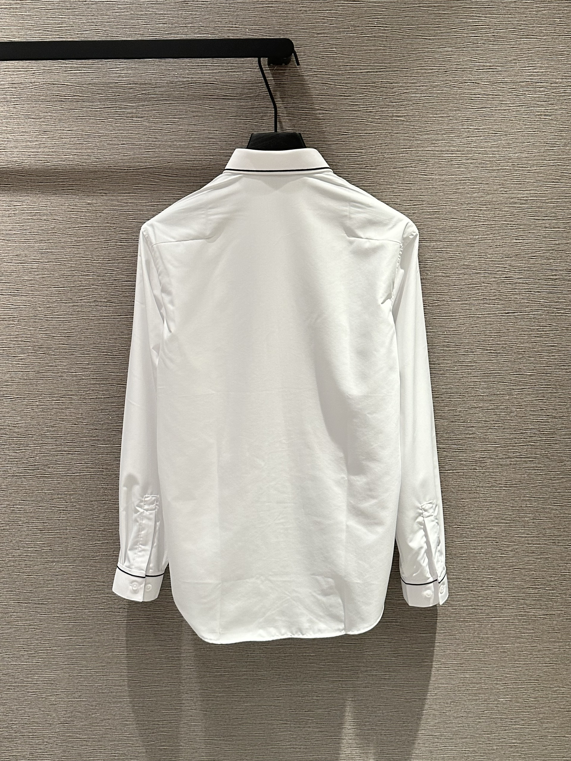 Áo sơ mi dài tay Dior CD Trắng logo Ong kẻ viền cổ D Đen Like Auth on web VTN