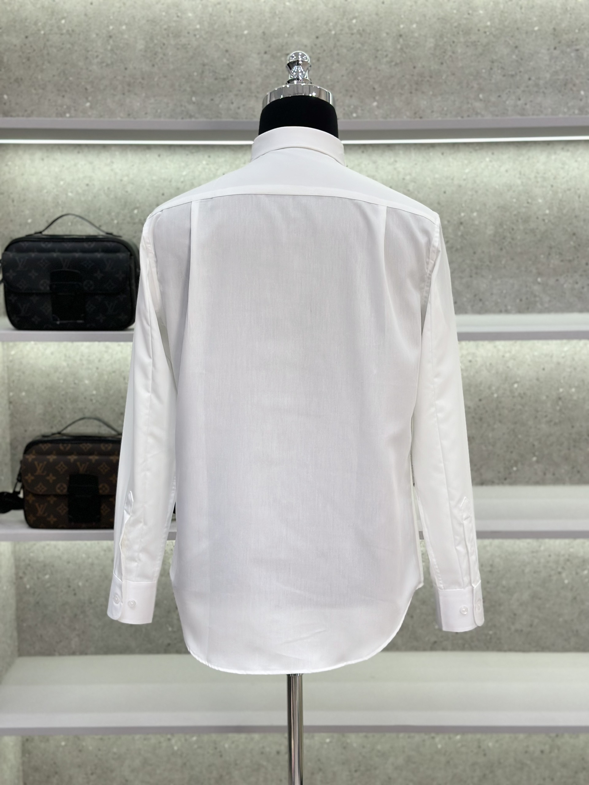 Áo sơ mi dài tay McQueen MCQ Trắng hoa Đen thêu Like Auth on web VTN