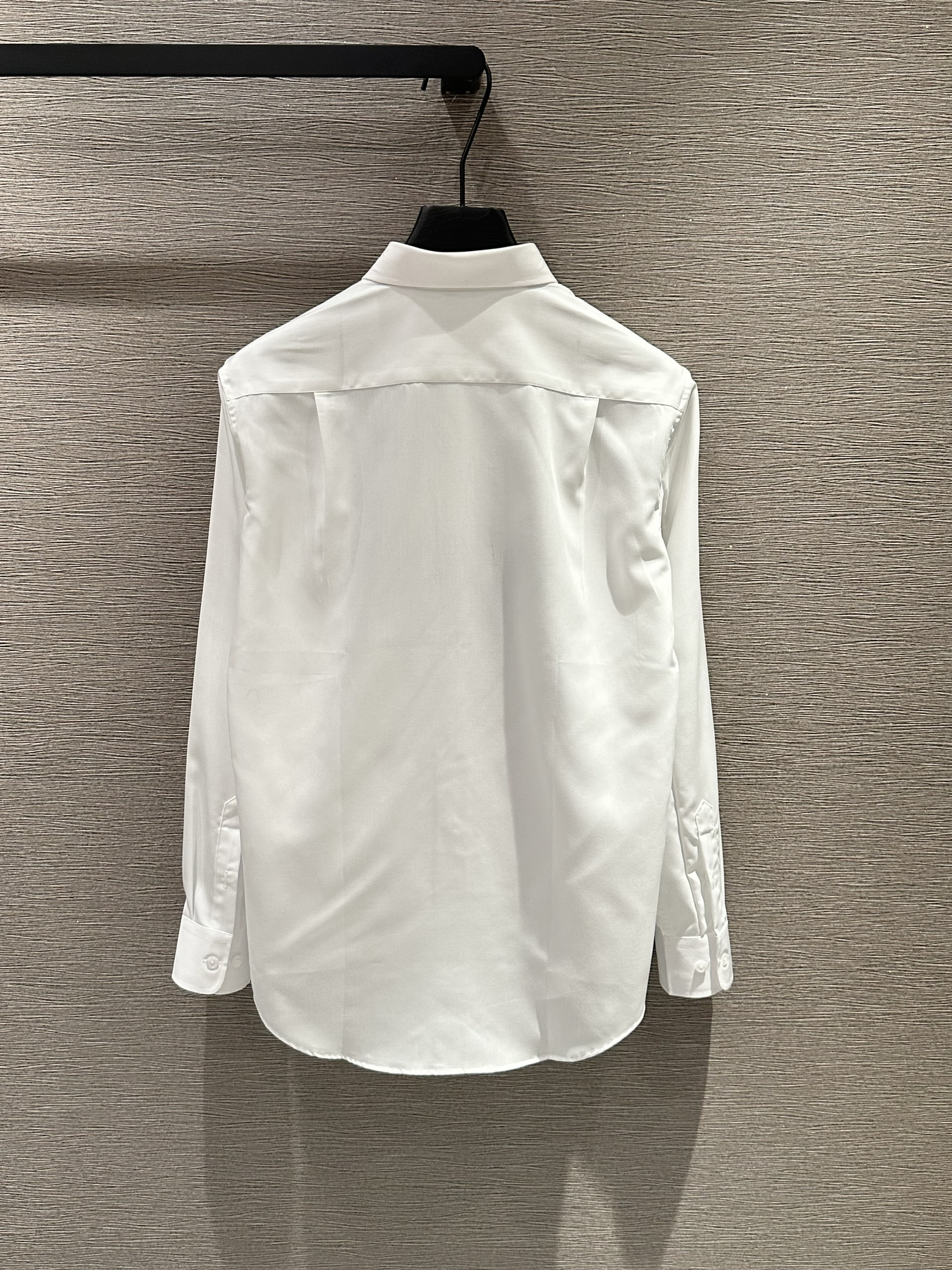Áo sơ mi dài tay McQueen MCQ Trắng hoa Đen thêu Like Auth on web VTN