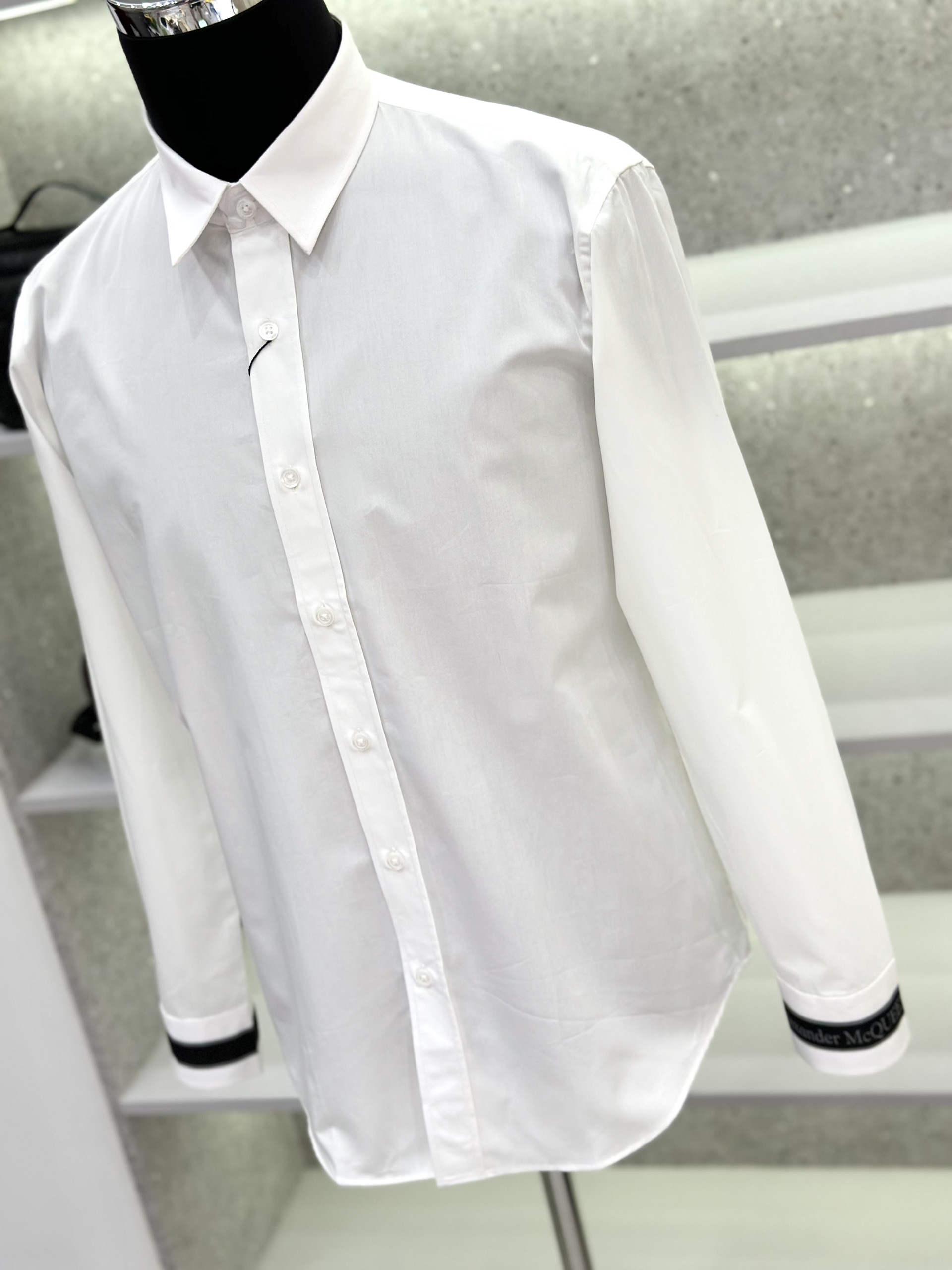 Áo sơ mi dài tay McQueen MCQ Trắng trơn phối kẻ sọc tay Đen Like Auth on web VTN