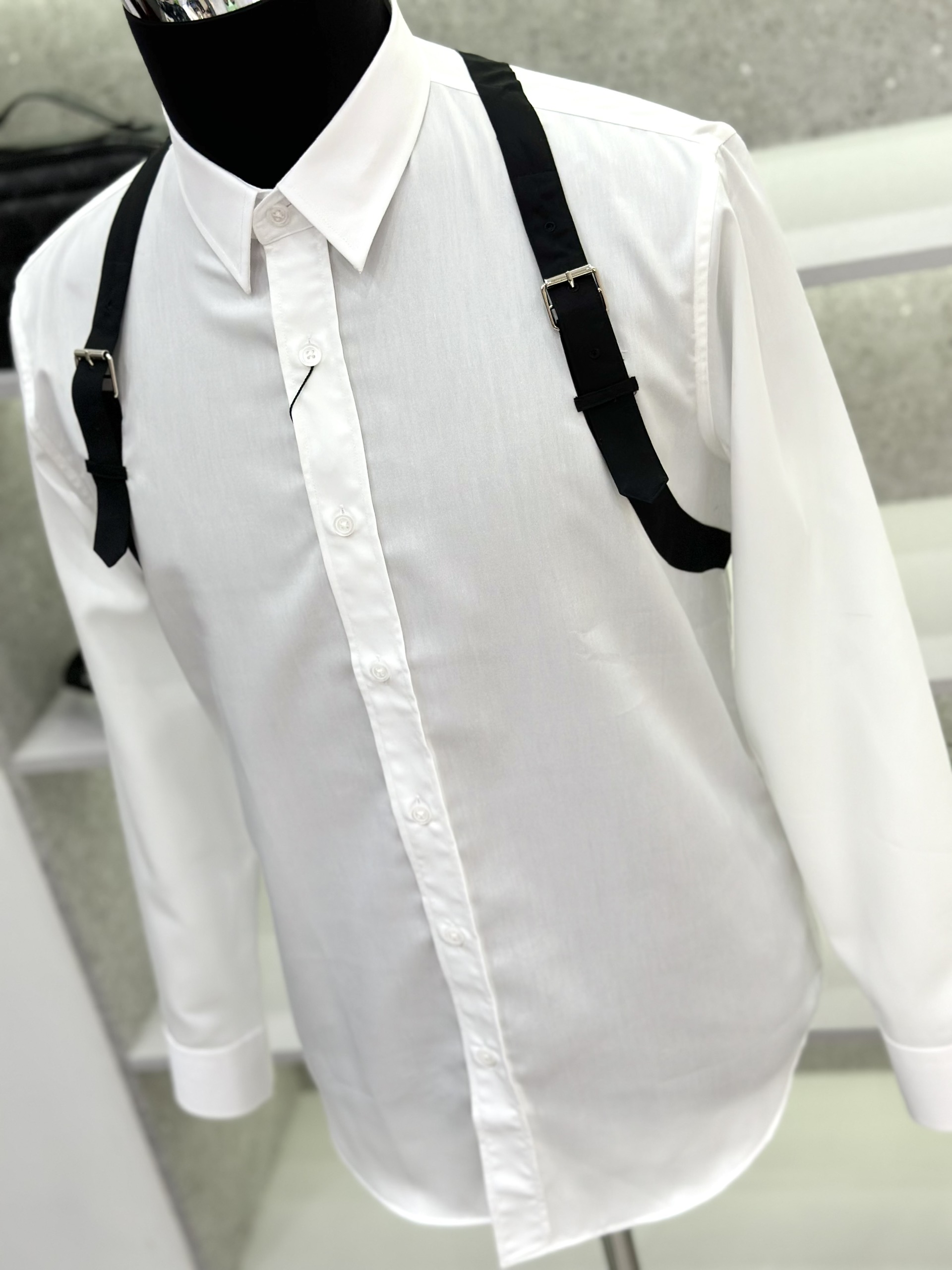 Áo sơ mi dài tay McQueen MCQ Trắng trơn phối vạt vai Đen móc cài Like Auth on web VTN