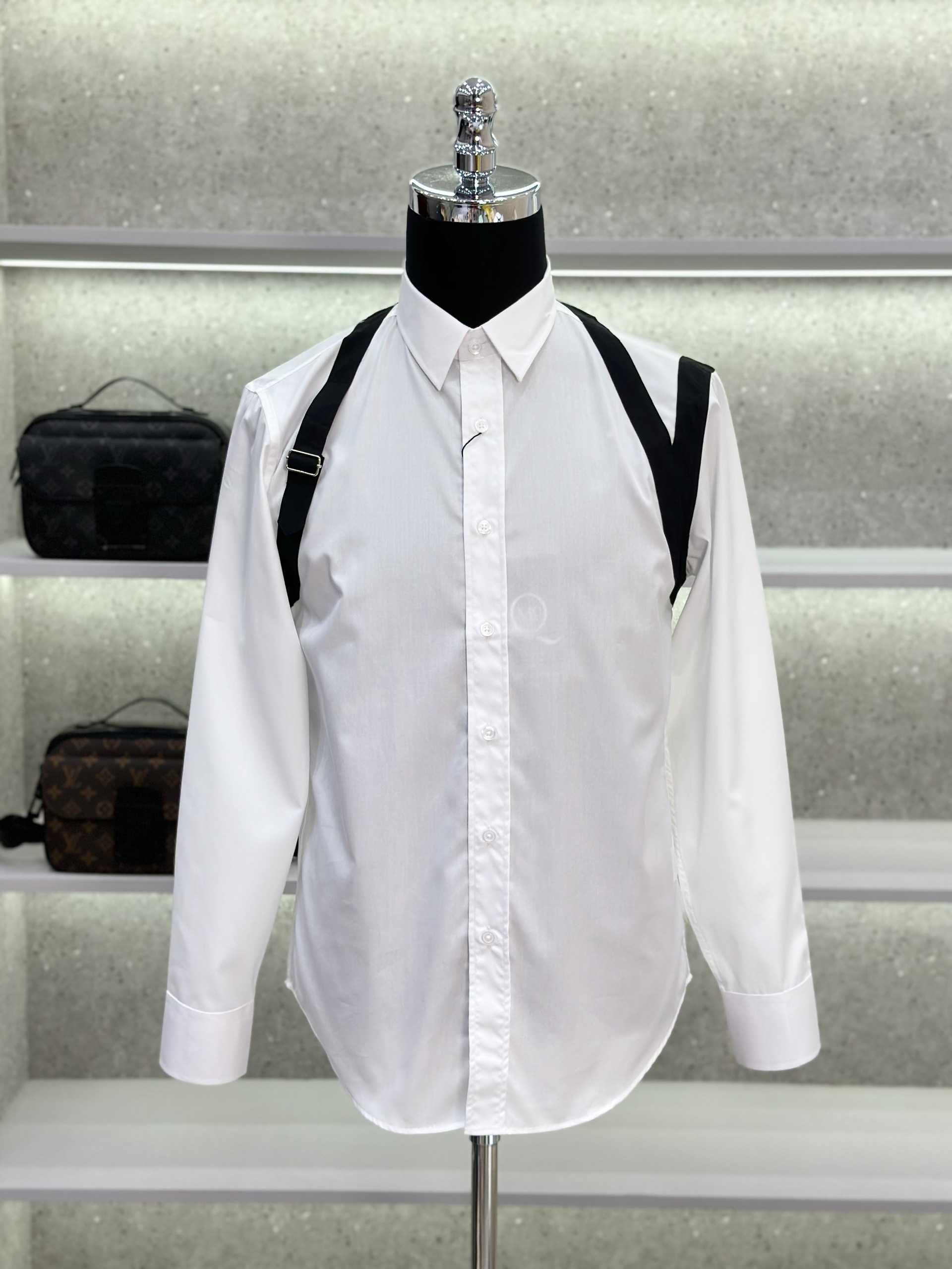 Áo sơ mi dài tay McQueen MCQ Trắng trơn phối vạt vai Đen Like Auth on web VTN