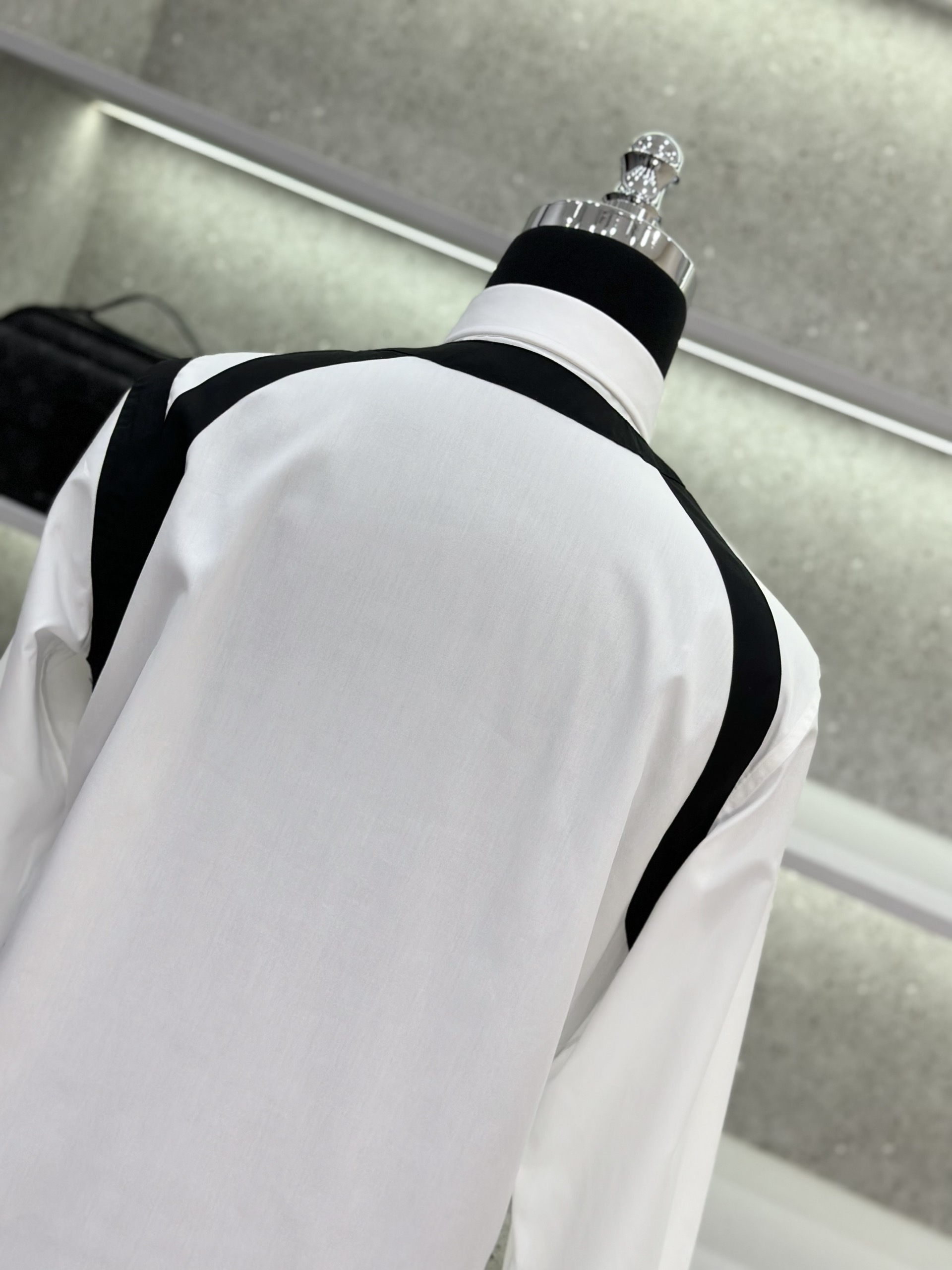 Áo sơ mi dài tay McQueen MCQ Trắng trơn phối vạt vai Đen Like Auth on web VTN