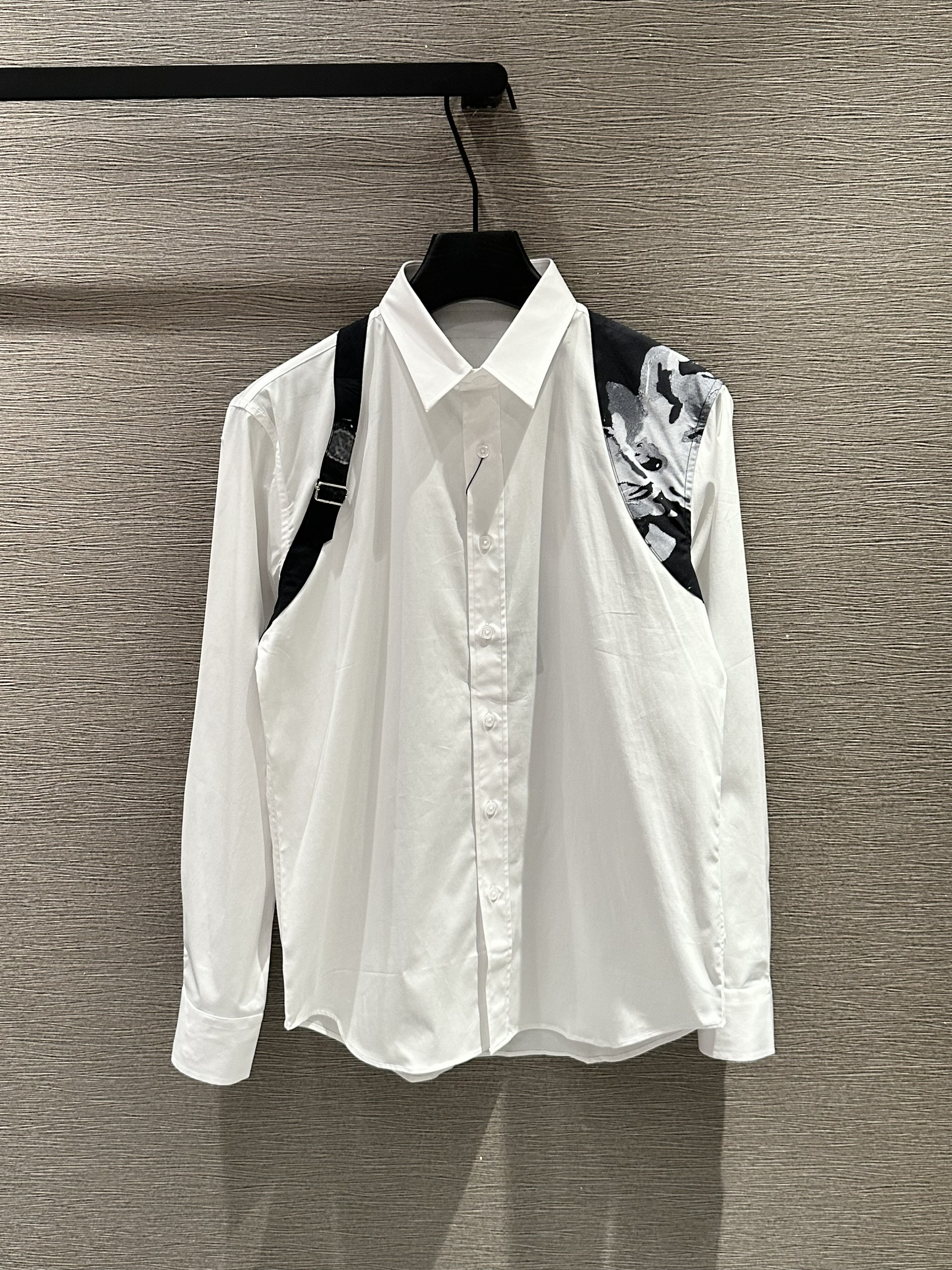 Áo sơ mi dài tay McQueen MCQ Trắng trơn phối vạt vai Đen họa tiết Like Auth on web VTN