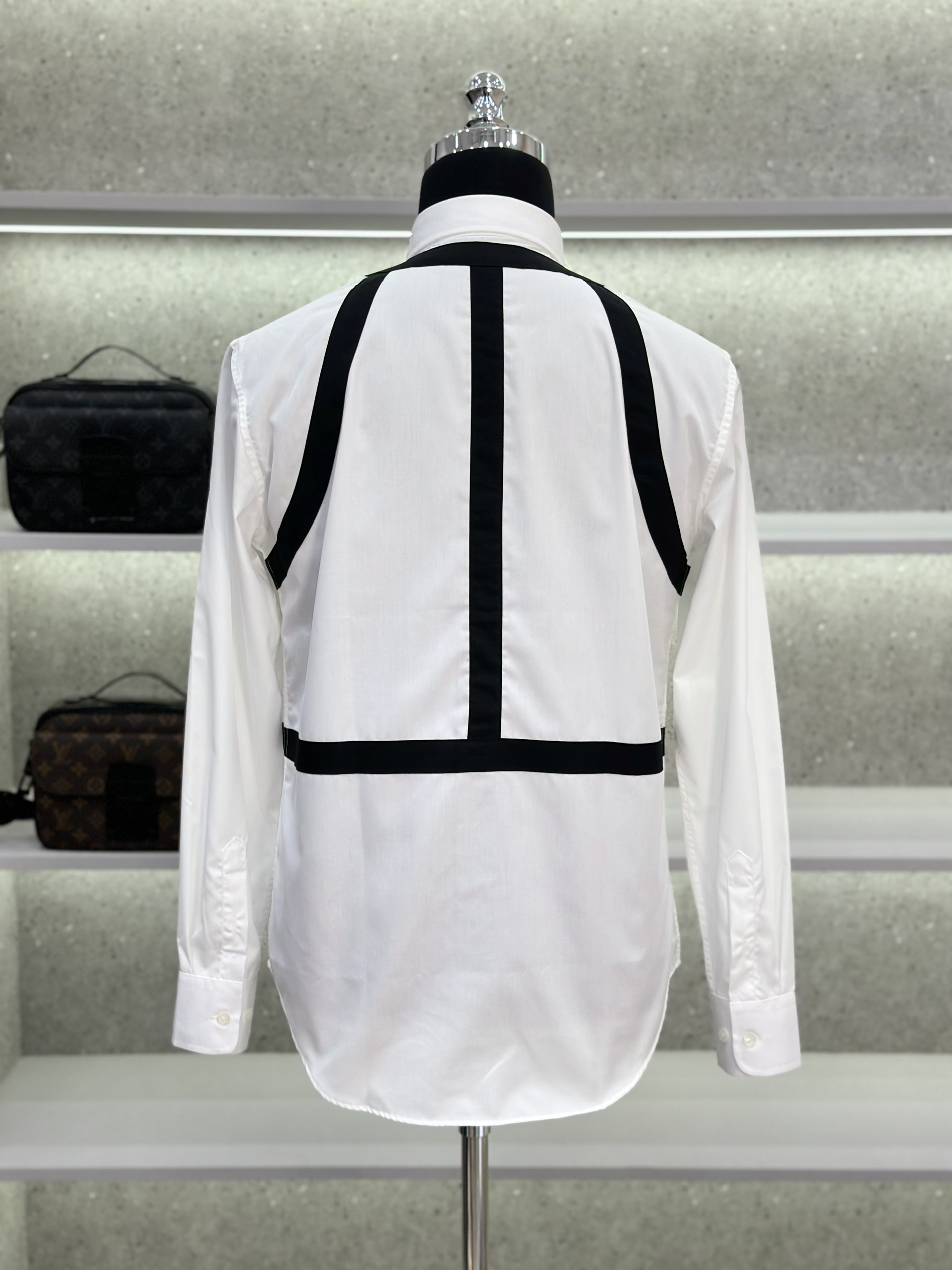 Áo sơ mi dài tay McQueen MCQ Trắng trơn phối sọc Đen vai bụng Like Auth on web VTN
