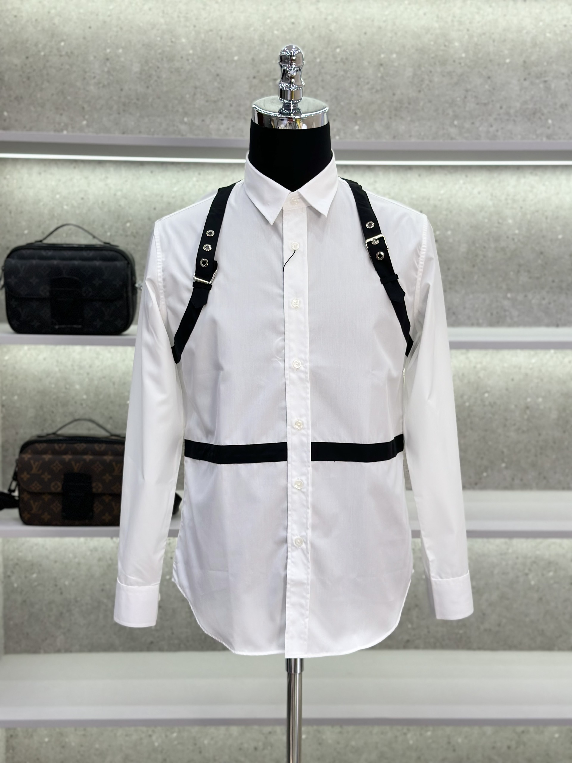 Áo sơ mi dài tay McQueen MCQ Trắng trơn phối sọc Đen vai bụng Like Auth on web VTN