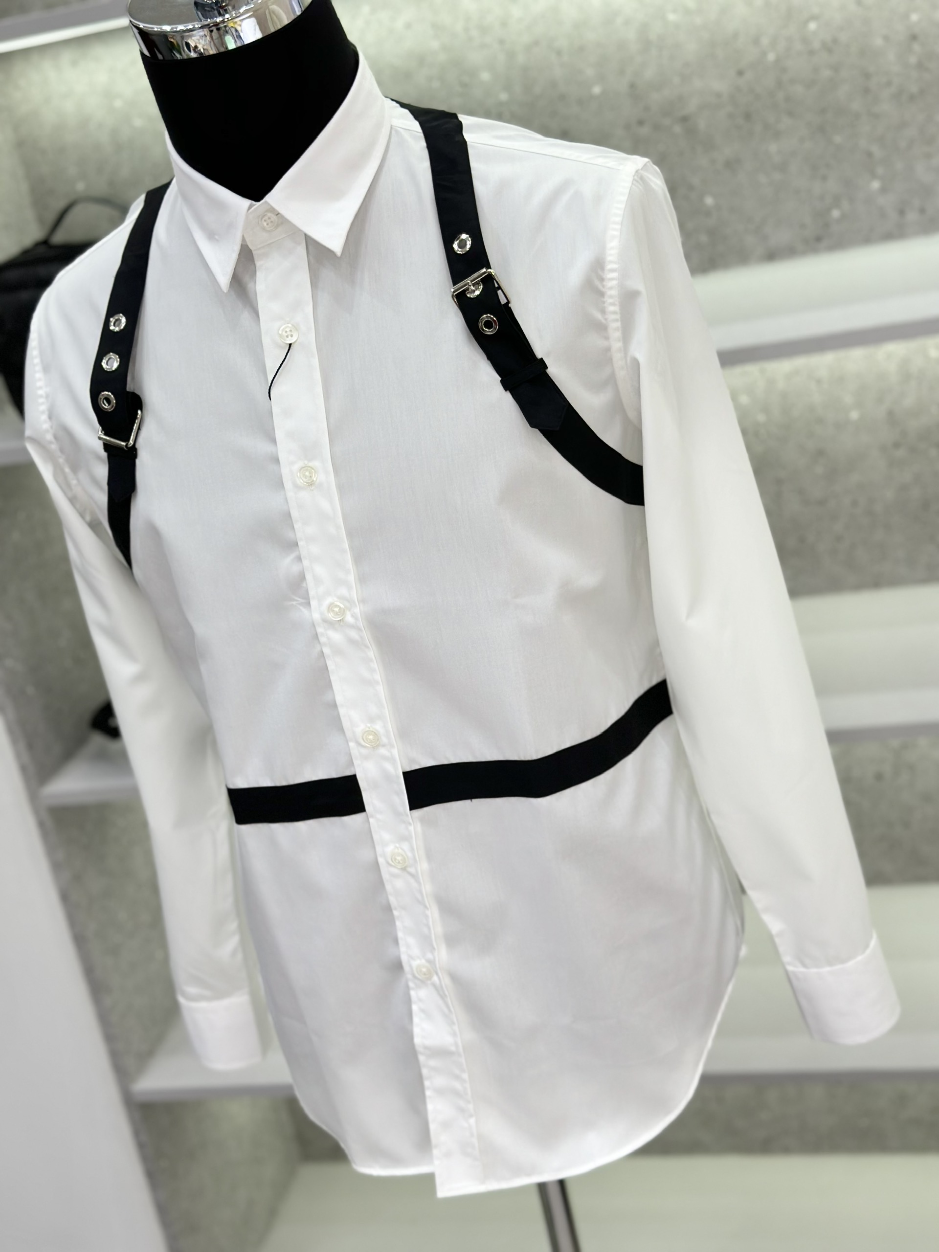 Áo sơ mi dài tay McQueen MCQ Trắng trơn phối sọc Đen vai bụng Like Auth on web VTN