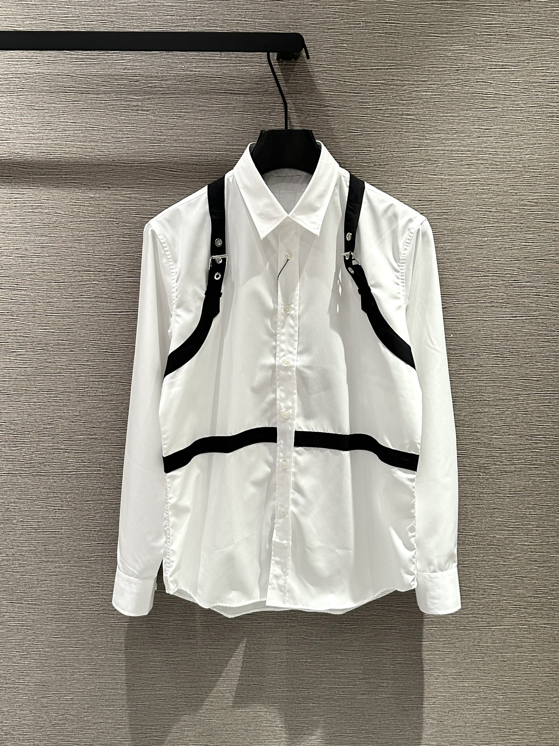 Áo sơ mi dài tay McQueen MCQ Trắng trơn phối sọc Đen vai bụng Like Auth on web VTN