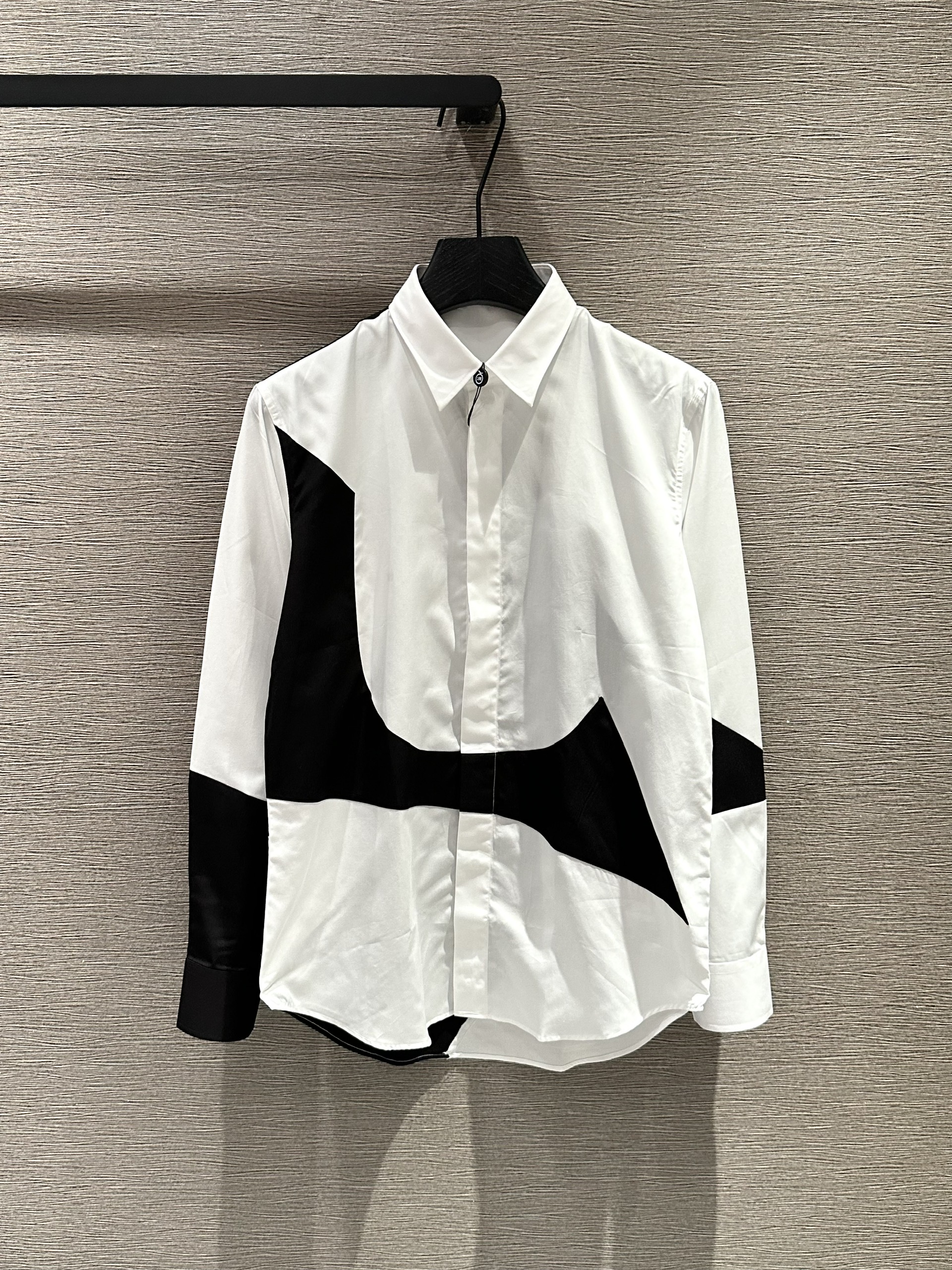Áo sơ mi dài tay McQueen MCQ Trắng phối Đen trơn Like Auth on web VTN