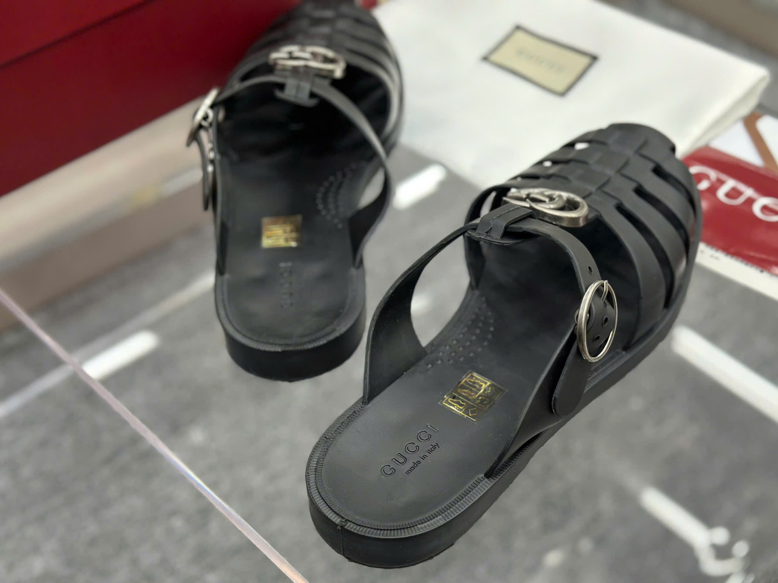 Dép rọ sandal Gucci GC Đen logo GG Bạc Like Auth on web fullbox bill thẻ PLD