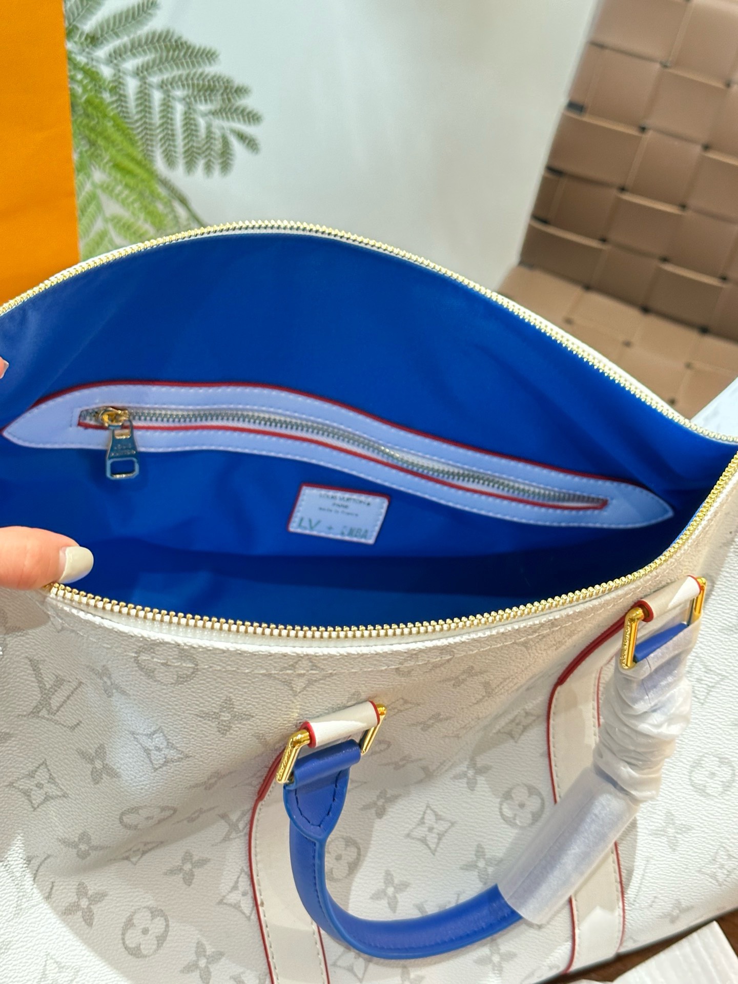Túi trống du lịch Louis Vuitton LV Trắng họa tiết hoa vân logo LV phối dây Xanh size 55x27x20cm Like Auth Fullbox phụ kiện PLD