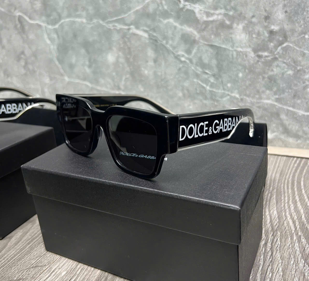 Kính mắt thời trang Dolce Gabbana DG Đen viền gọng to logo chữ Trắng Like Auth on web fulbox MK