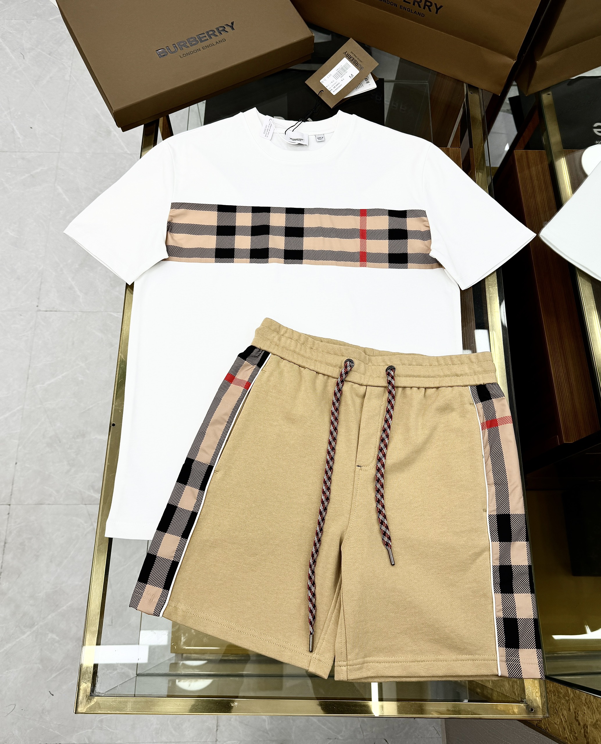 Bộ, Set hè Burberry BBR trơn phối kẻ sọc basic Like Auth on web CD