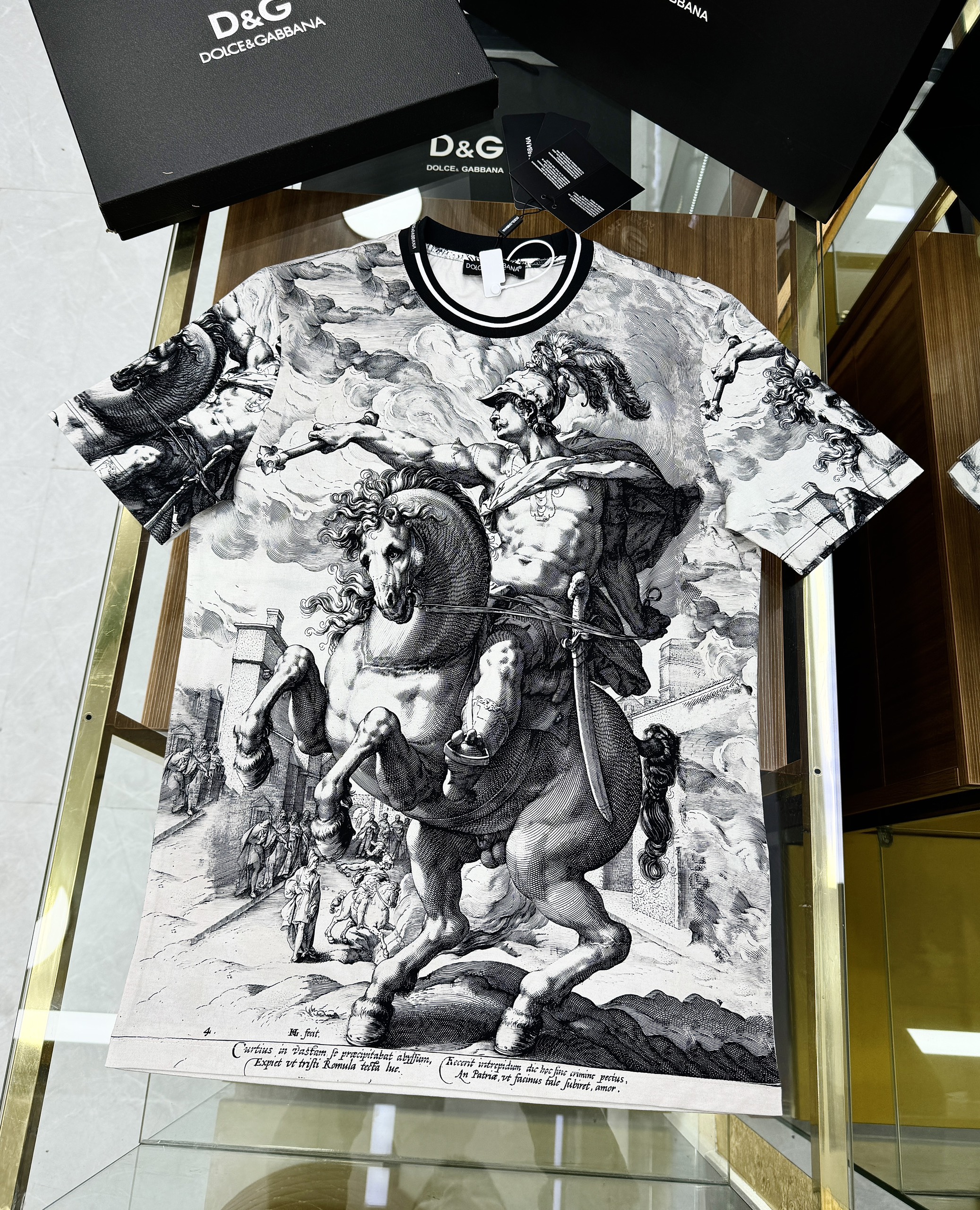 Áo phông T-shirt Dolce Gabbana DG họa tiết tướng nam cưỡi ngựa 3D Like Auth on web CD LK