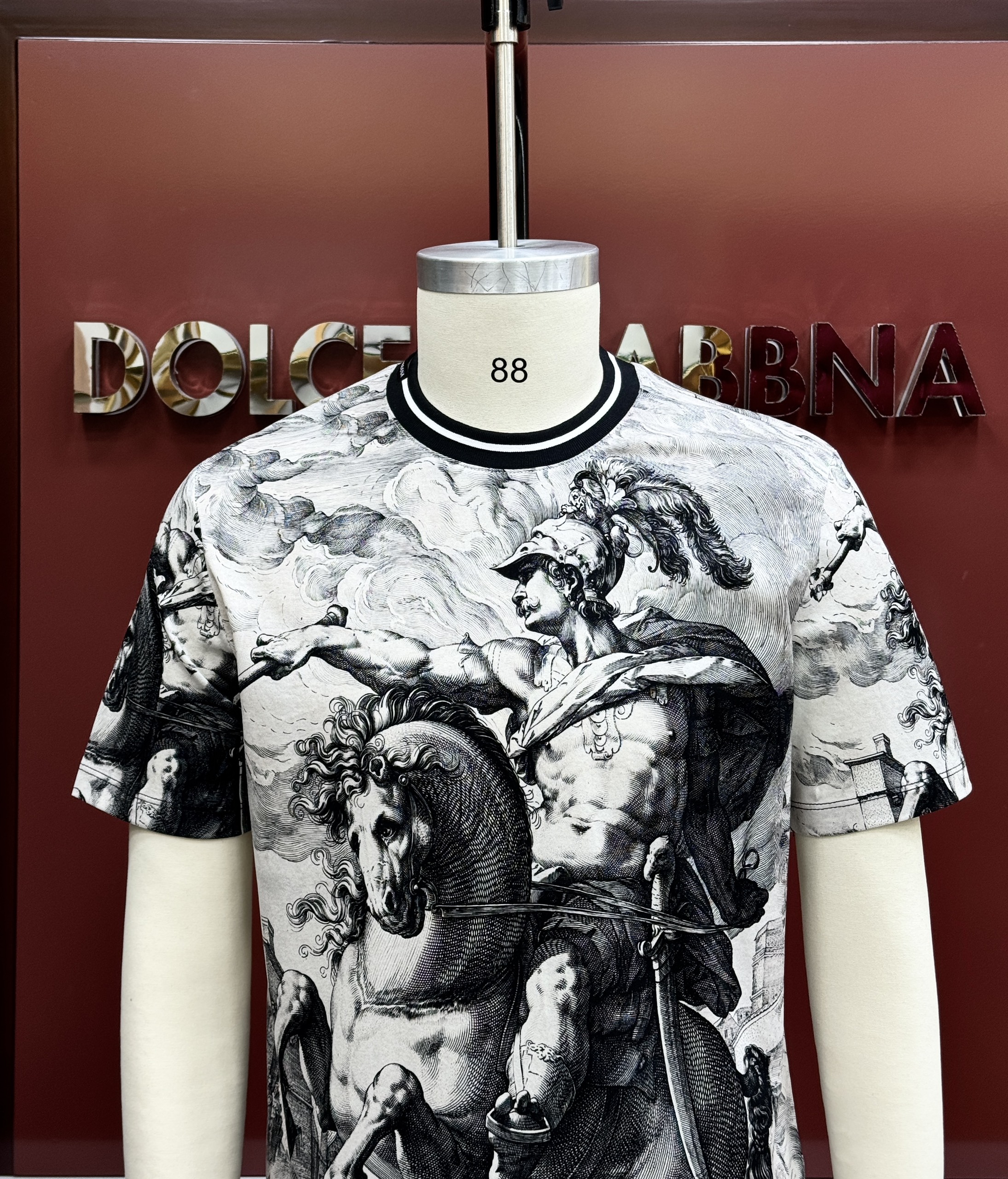 Áo phông T-shirt Dolce Gabbana DG họa tiết tướng nam cưỡi ngựa 3D Like Auth on web CD LK