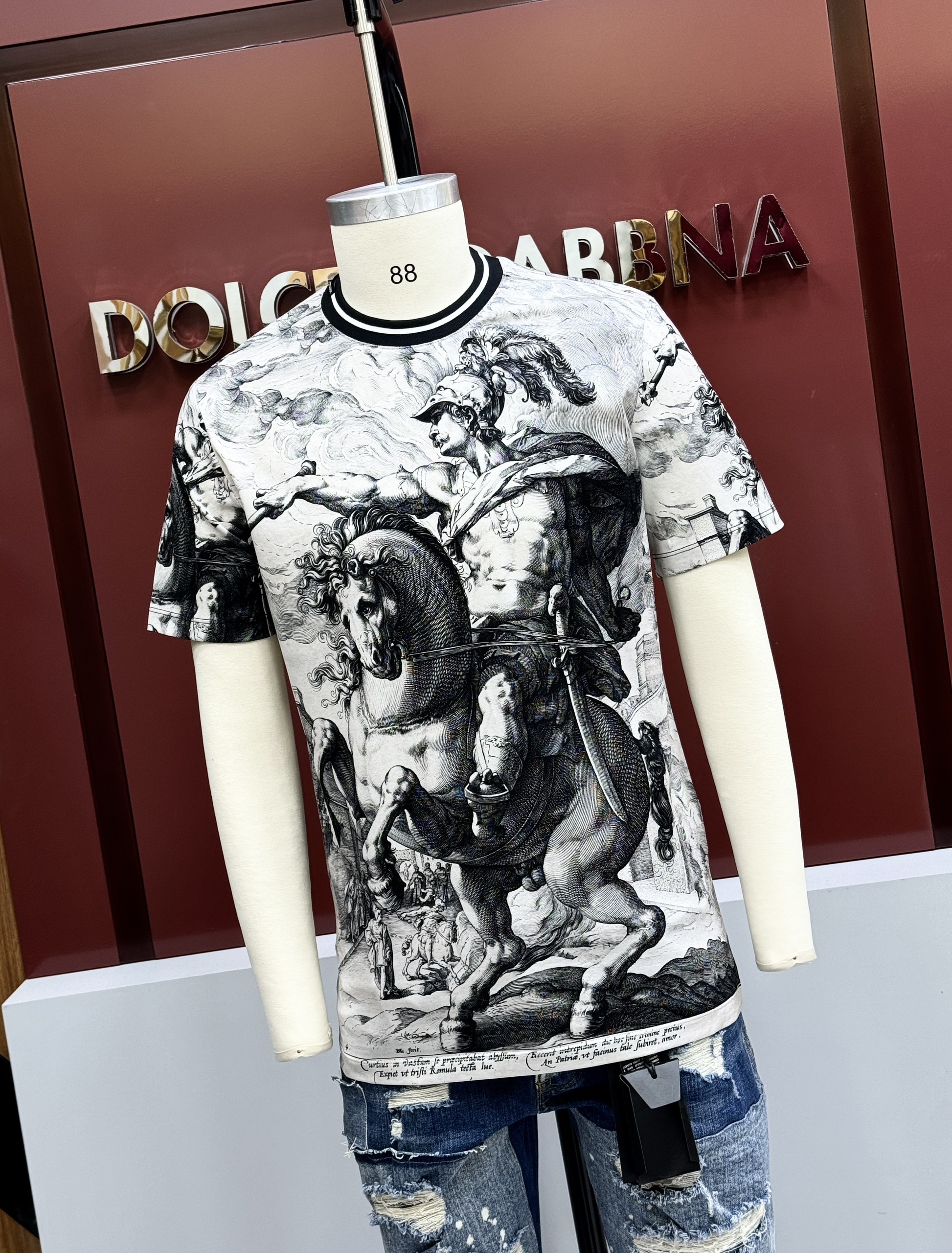 Áo phông T-shirt Dolce Gabbana DG họa tiết tướng nam cưỡi ngựa 3D Like Auth on web CD LK