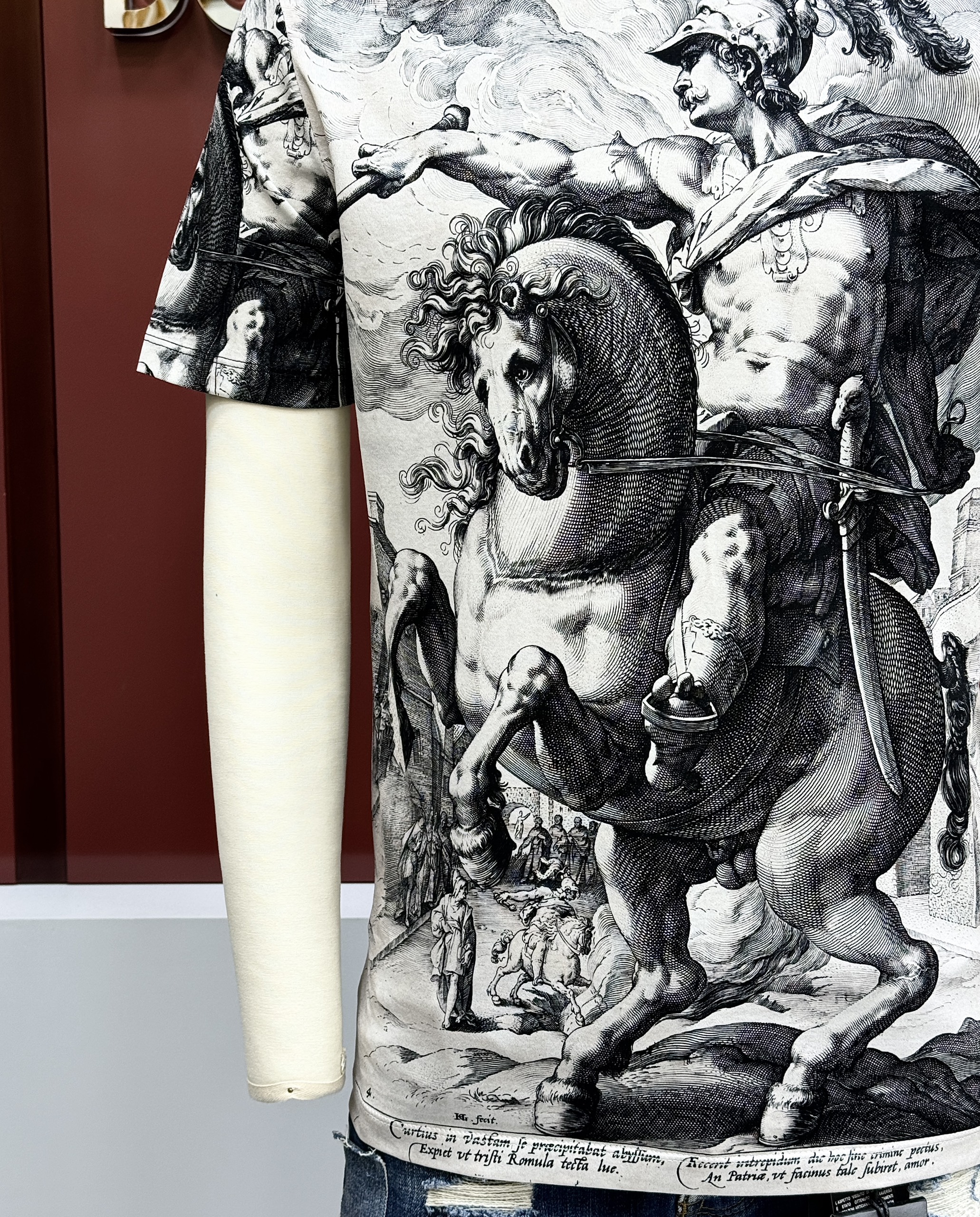 Áo phông T-shirt Dolce Gabbana DG họa tiết tướng nam cưỡi ngựa 3D Like Auth on web CD LK