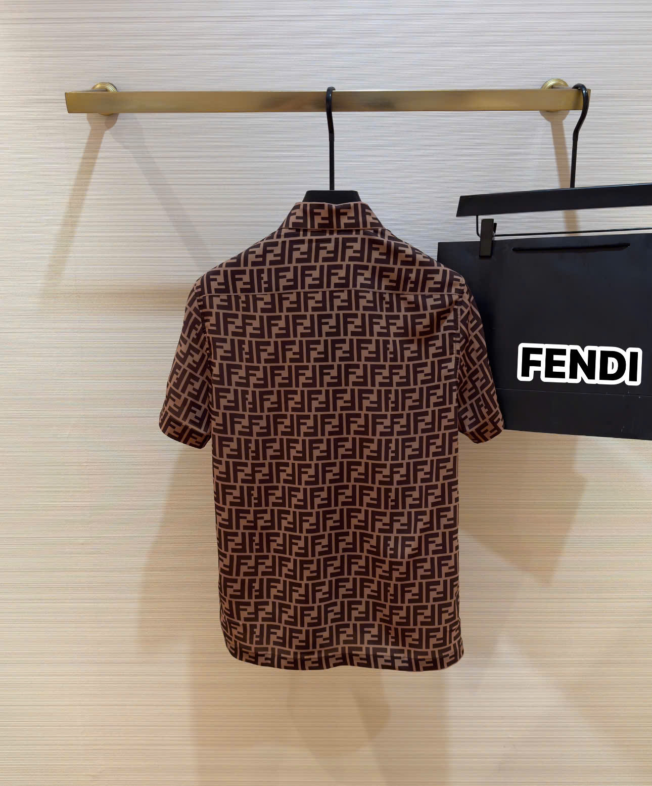 Áo sơ mi cộc tay lụa Fendi FF Nâu họa tiết logo chữ full Like Auth on web