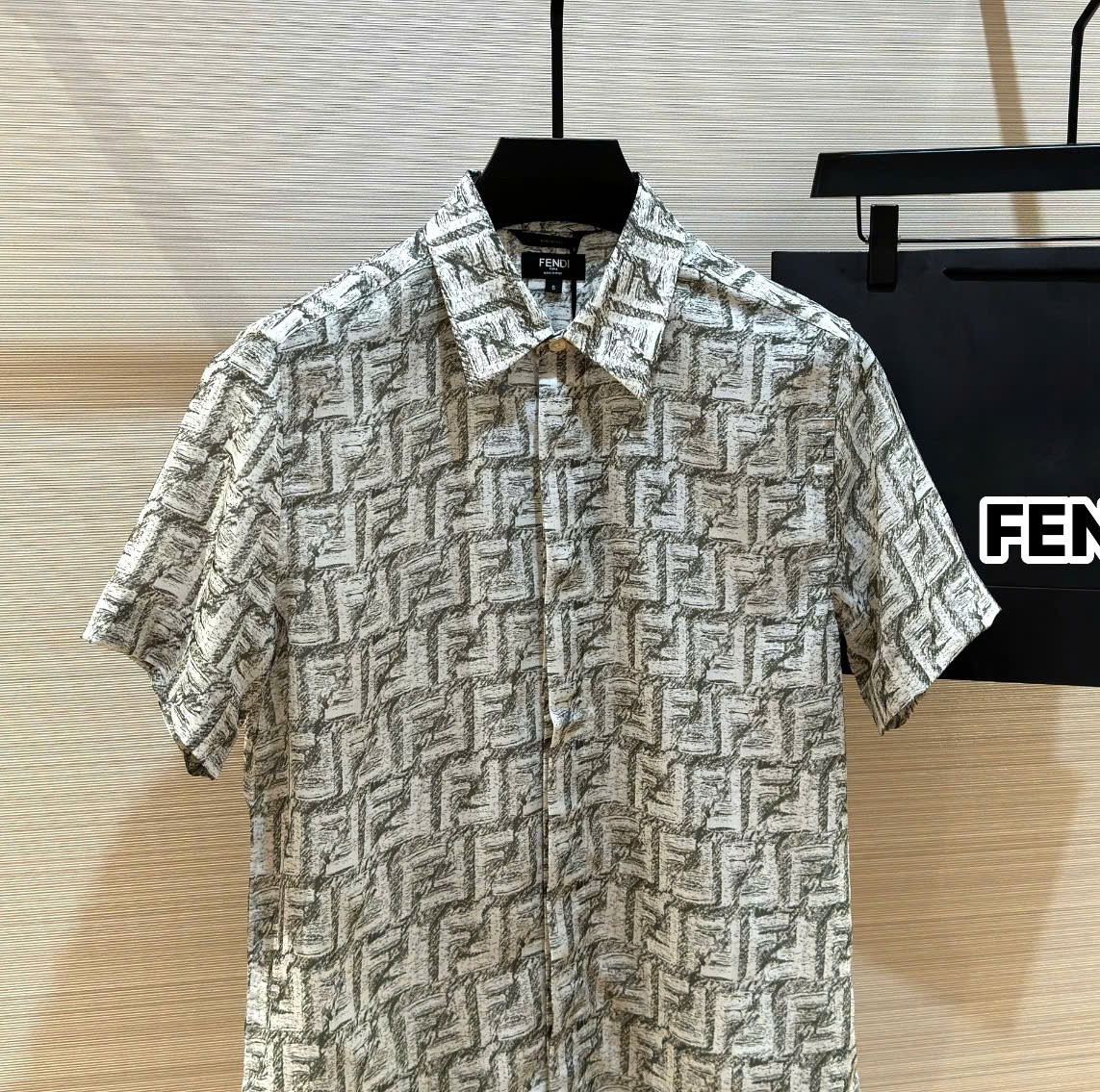 Áo sơ mi cộc tay lụa Fendi FF Trắng họa tiết logo chữ loang full Like Auth on web DDT
