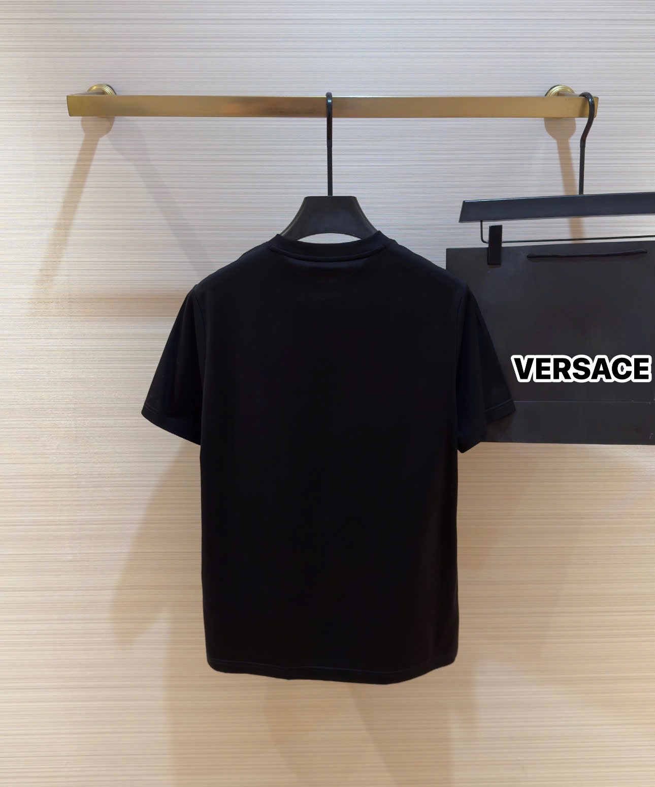 Áo phông T-shirt Versace VS logo mặt Medusa thêu ngực Like Auth on web DDT