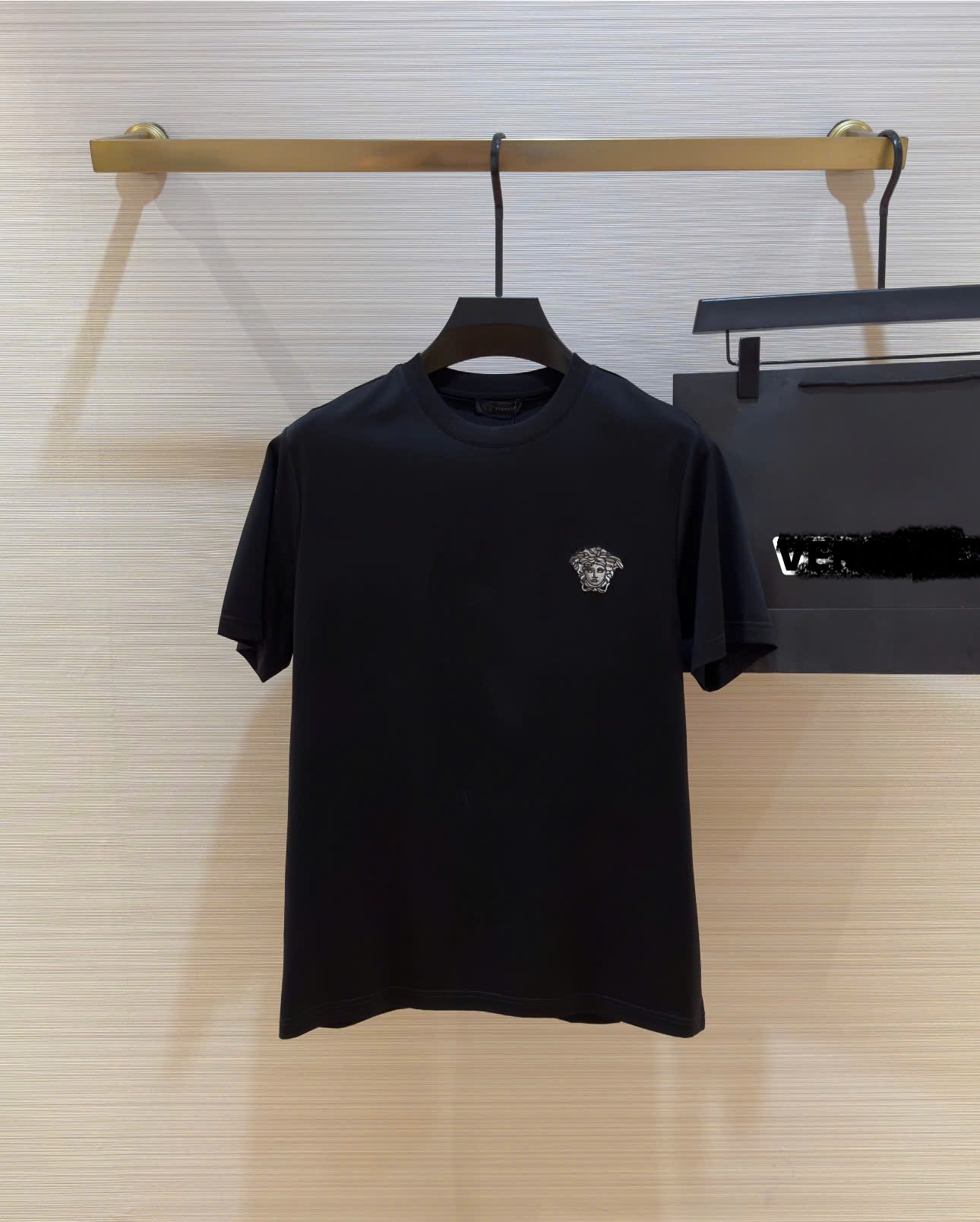 Áo phông T-shirt Versace VS logo mặt Medusa thêu ngực Like Auth on web DDT
