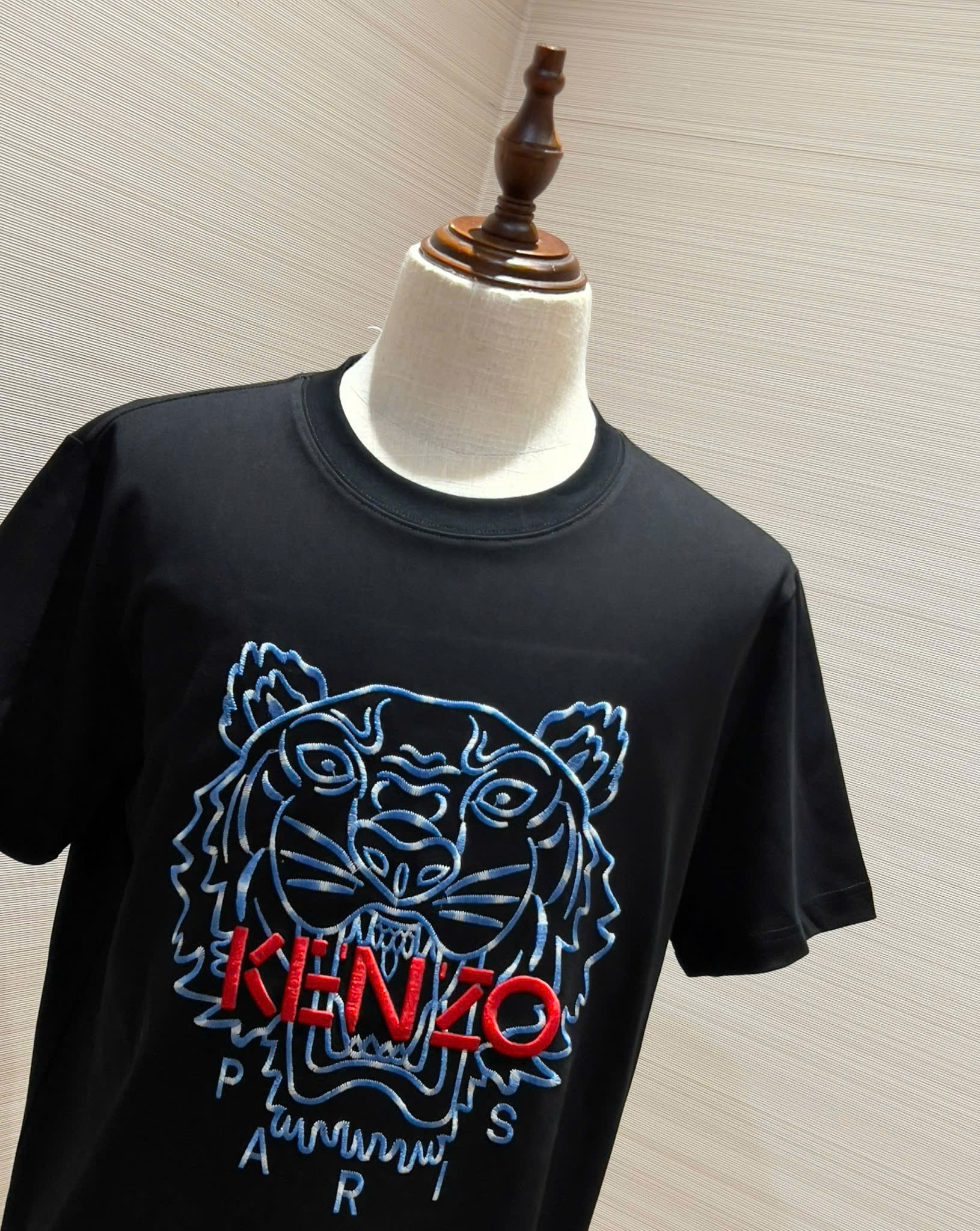 Áo phông T-shirt Kenzo KZ Đen họa tiết Hổ Xanh dương logo chữ Đỏ thêu Like Auth on web DDT