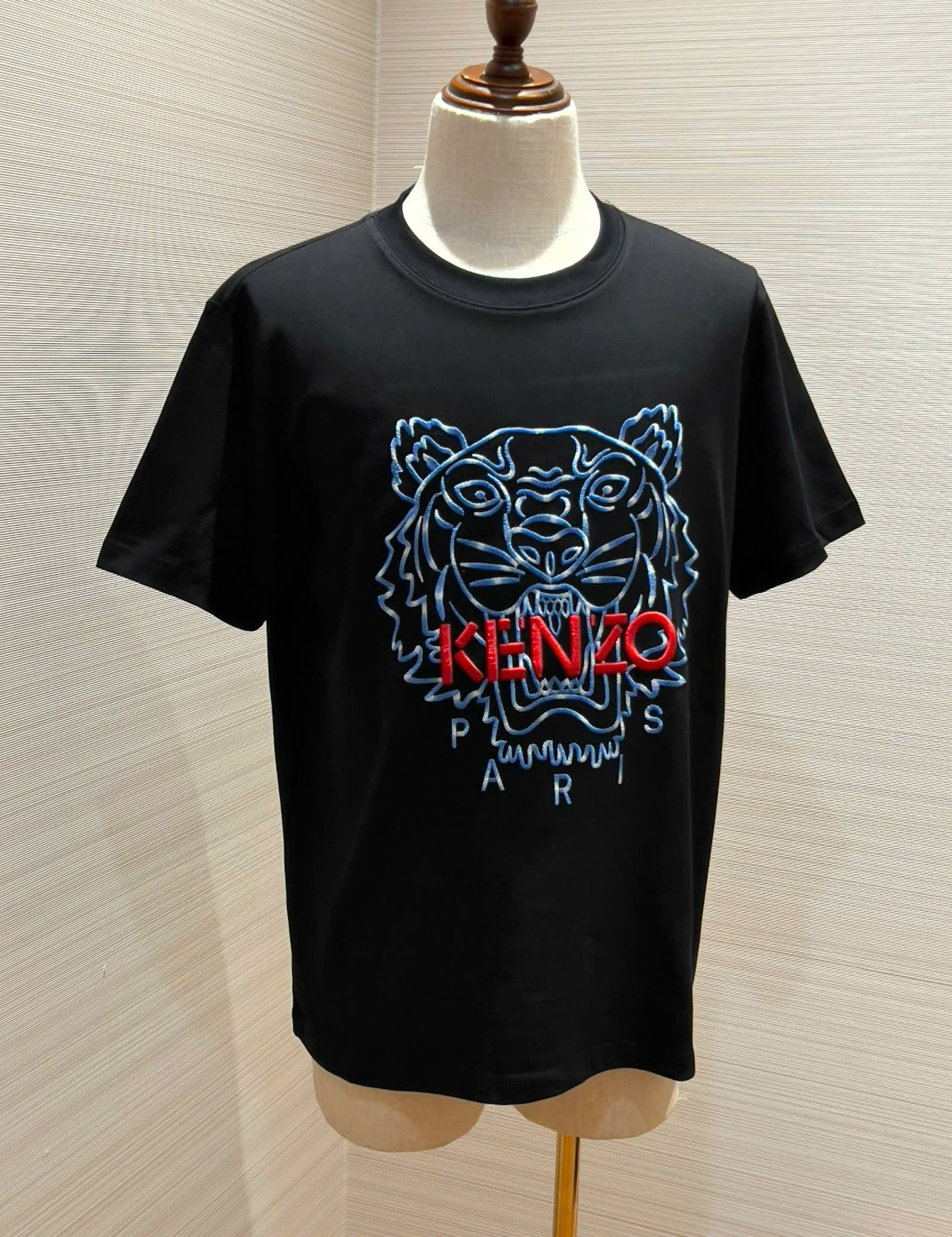 Áo phông T-shirt Kenzo KZ Đen họa tiết Hổ Xanh dương logo chữ Đỏ thêu Like Auth on web DDT