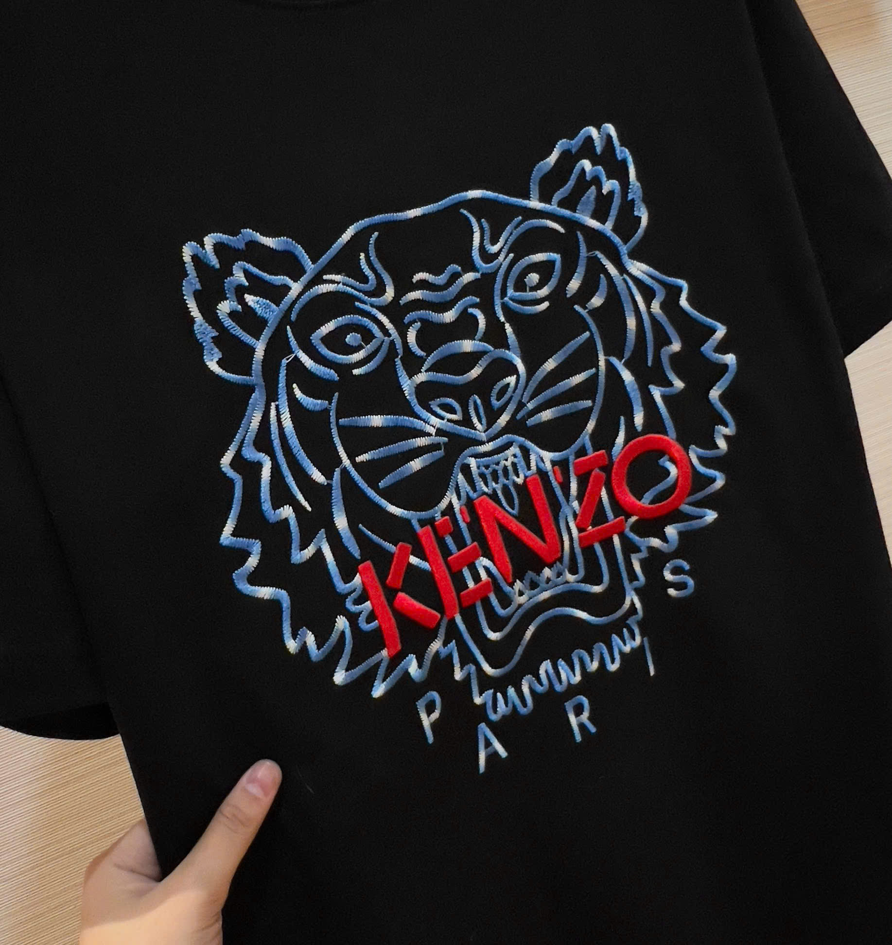 Áo phông T-shirt Kenzo KZ Đen họa tiết Hổ Xanh dương logo chữ Đỏ thêu Like Auth on web DDT