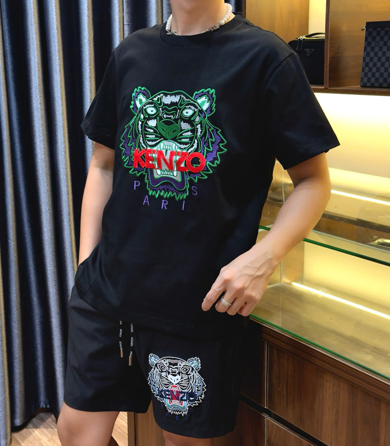 Áo phông T-shirt Kenzo KZ Đen họa tiết Hổ Xanh lá logo chữ Đỏ thêu Like Auth on web DDT