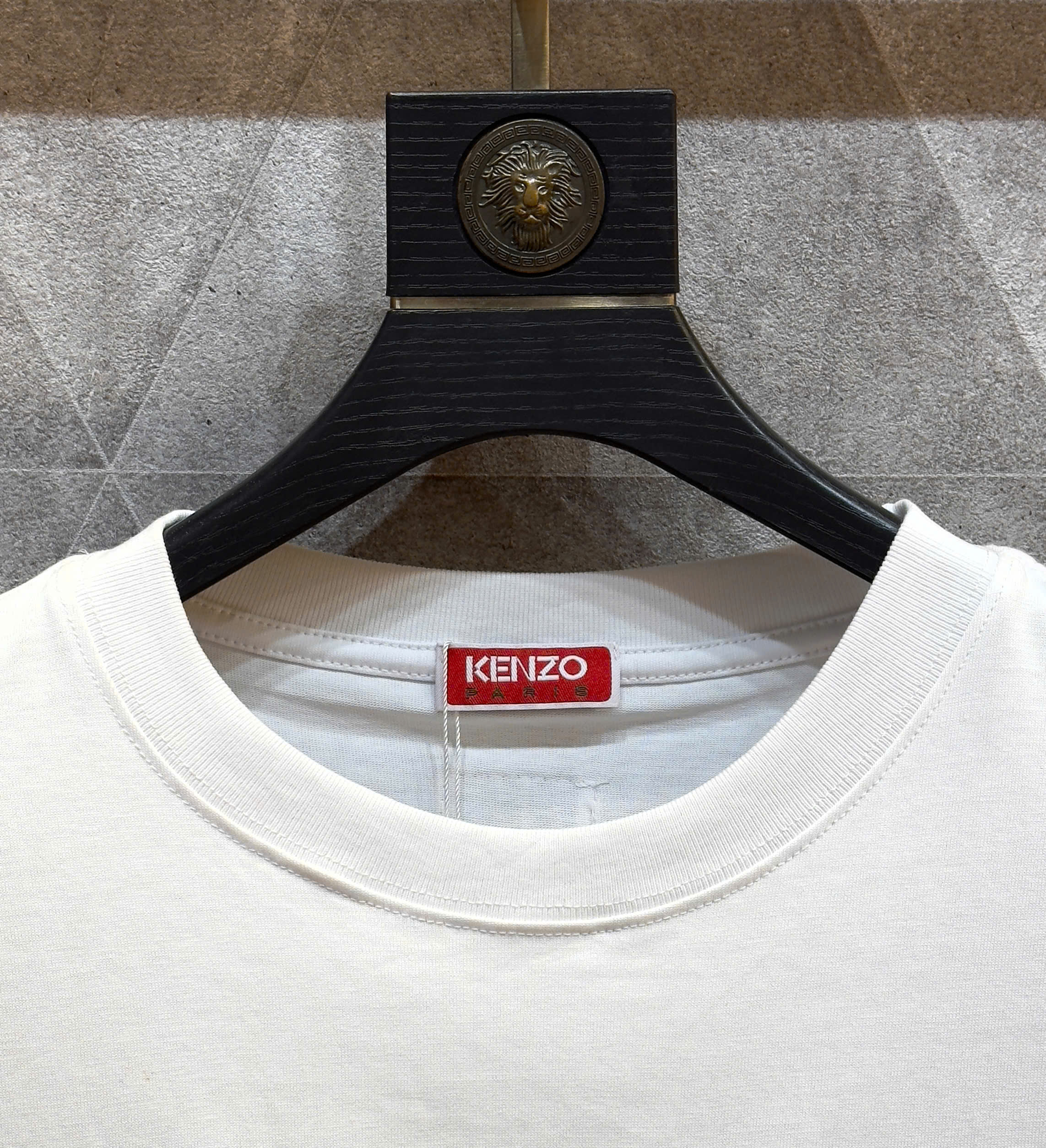 Áo phông T-shirt Kenzo KZ Trắng họa tiết Hổ Vàng logo chữ Đỏ thêu Like Auth on web DDT