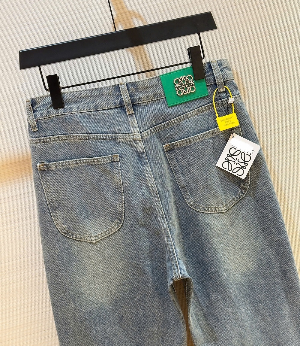 Quần Jean ống suông Loewe LW Xanh bạc logo gối Like Auth on web DDT
