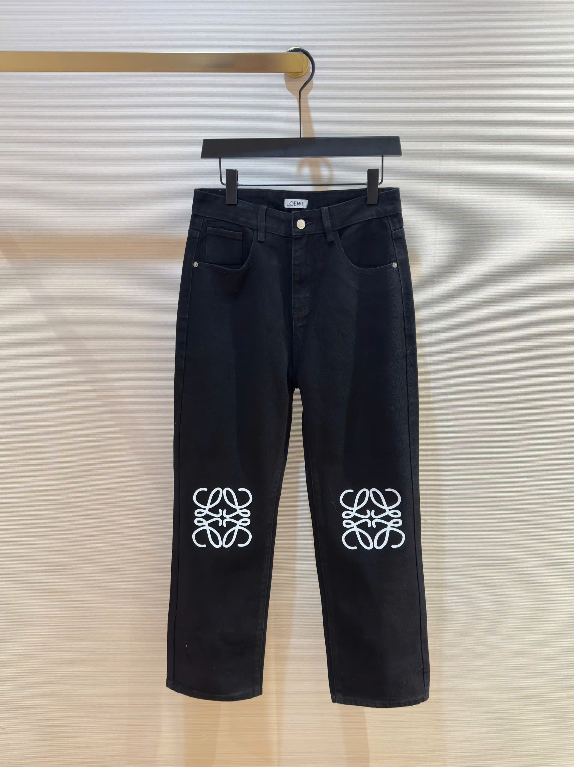 Quần Jean ống suông Loewe LW Đen logo gối Like Auth on web DDT