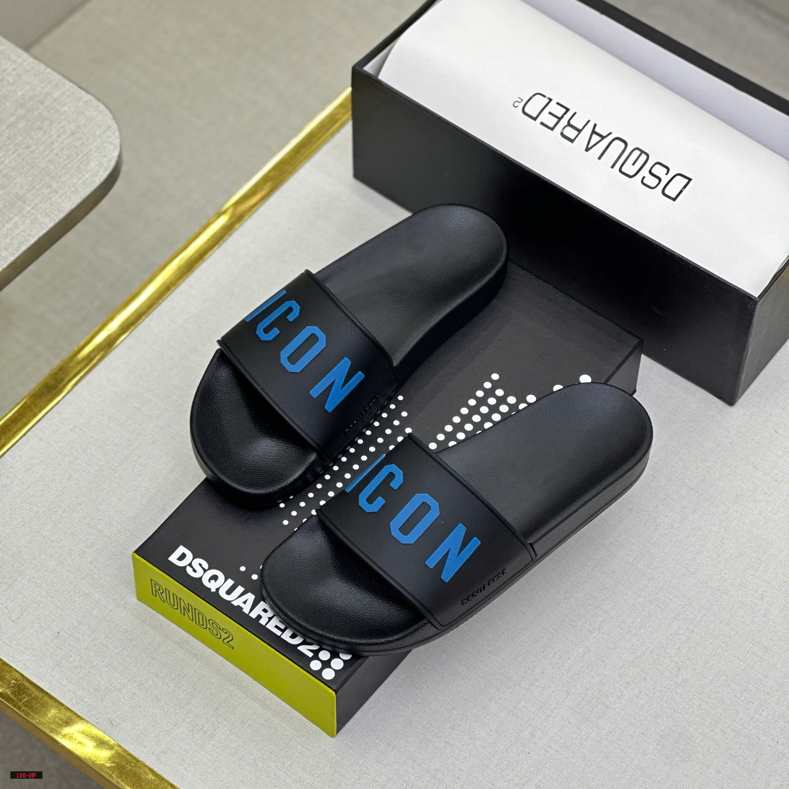 Dép lê quai ngang Dsquared2 DSQ2 Đen logo chữ Icon Xanh dương nổi Like Auth on web fullbox bill thẻ LVQ