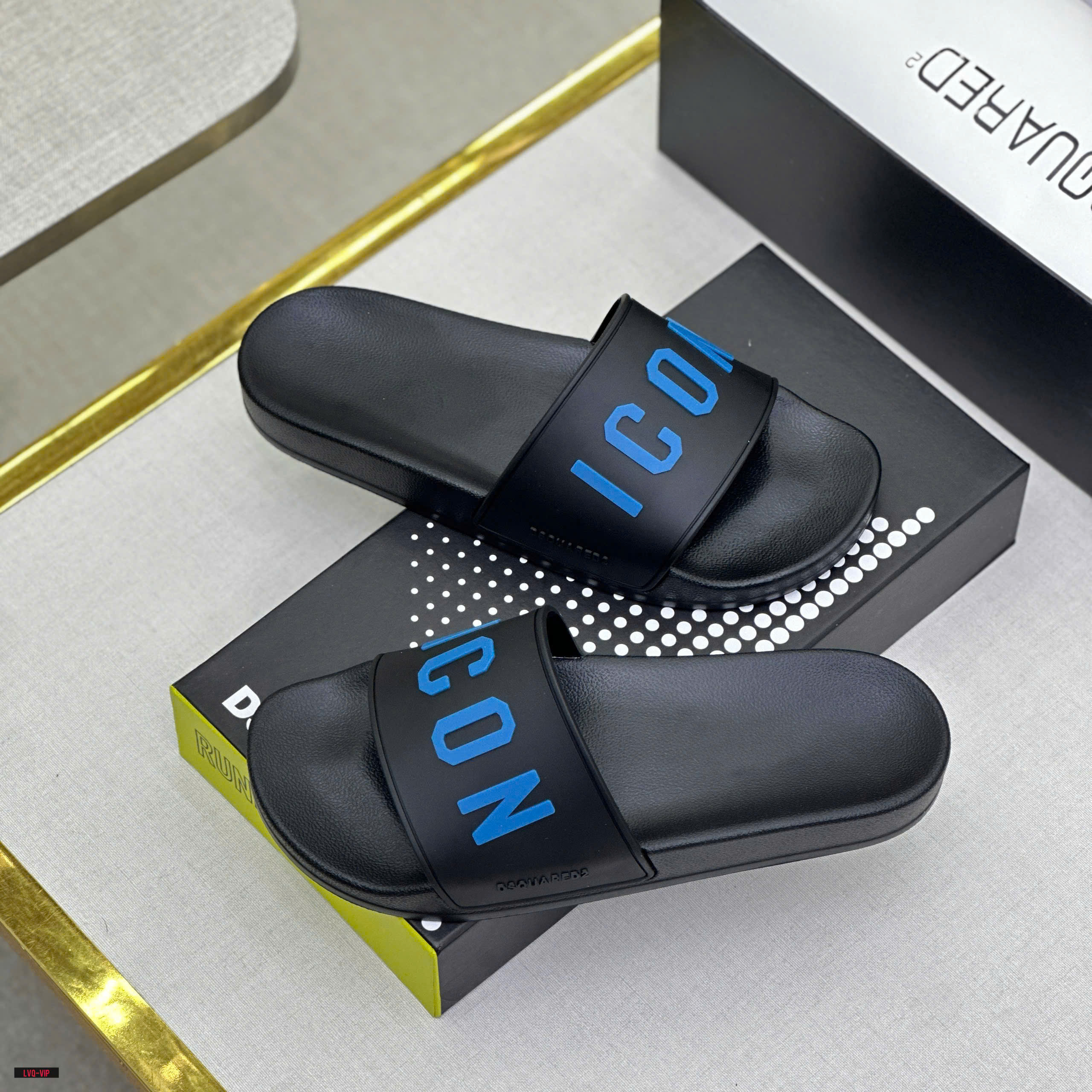 Dép lê quai ngang Dsquared2 DSQ2 Đen logo chữ Icon Xanh dương nổi Like Auth on web fullbox bill thẻ LVQ