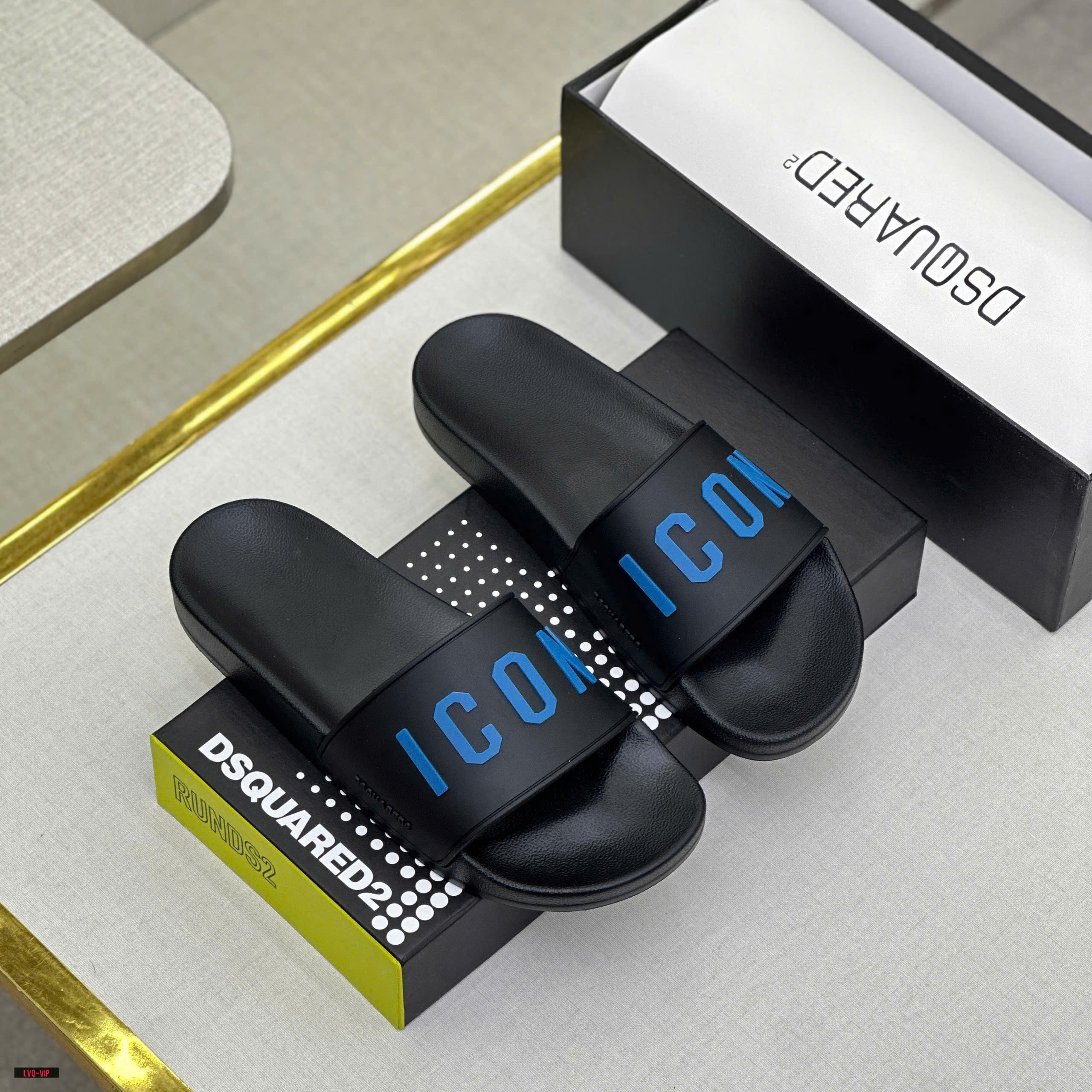 Dép lê quai ngang Dsquared2 DSQ2 Đen logo chữ Icon Xanh dương nổi Like Auth on web fullbox bill thẻ LVQ
