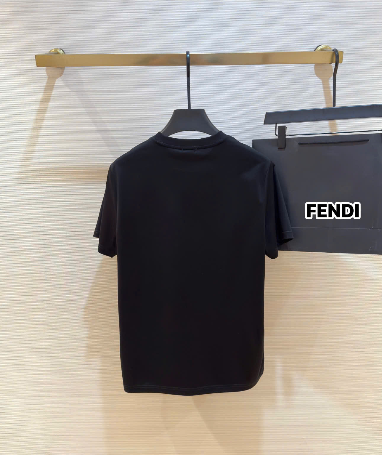 Áo phông T-shirt Fendi FF logo tag vuông Vàng ngực Like Auth on web DDT