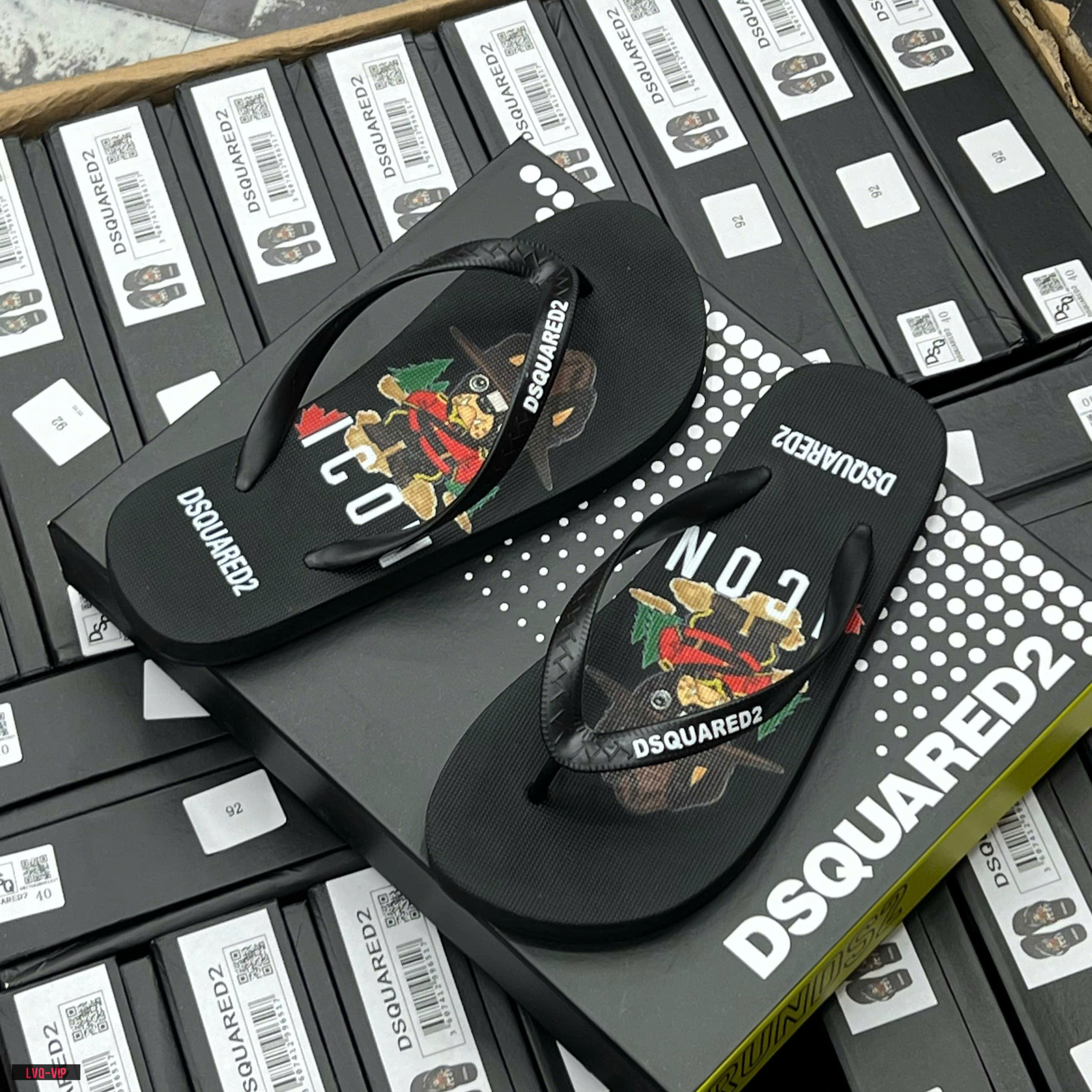 Dép tông, xỏ ngón Dsquared2 DSQ2 họa tiết Cún logo Icon Trắng Like Auth on web fullbox bill thẻ LVQ