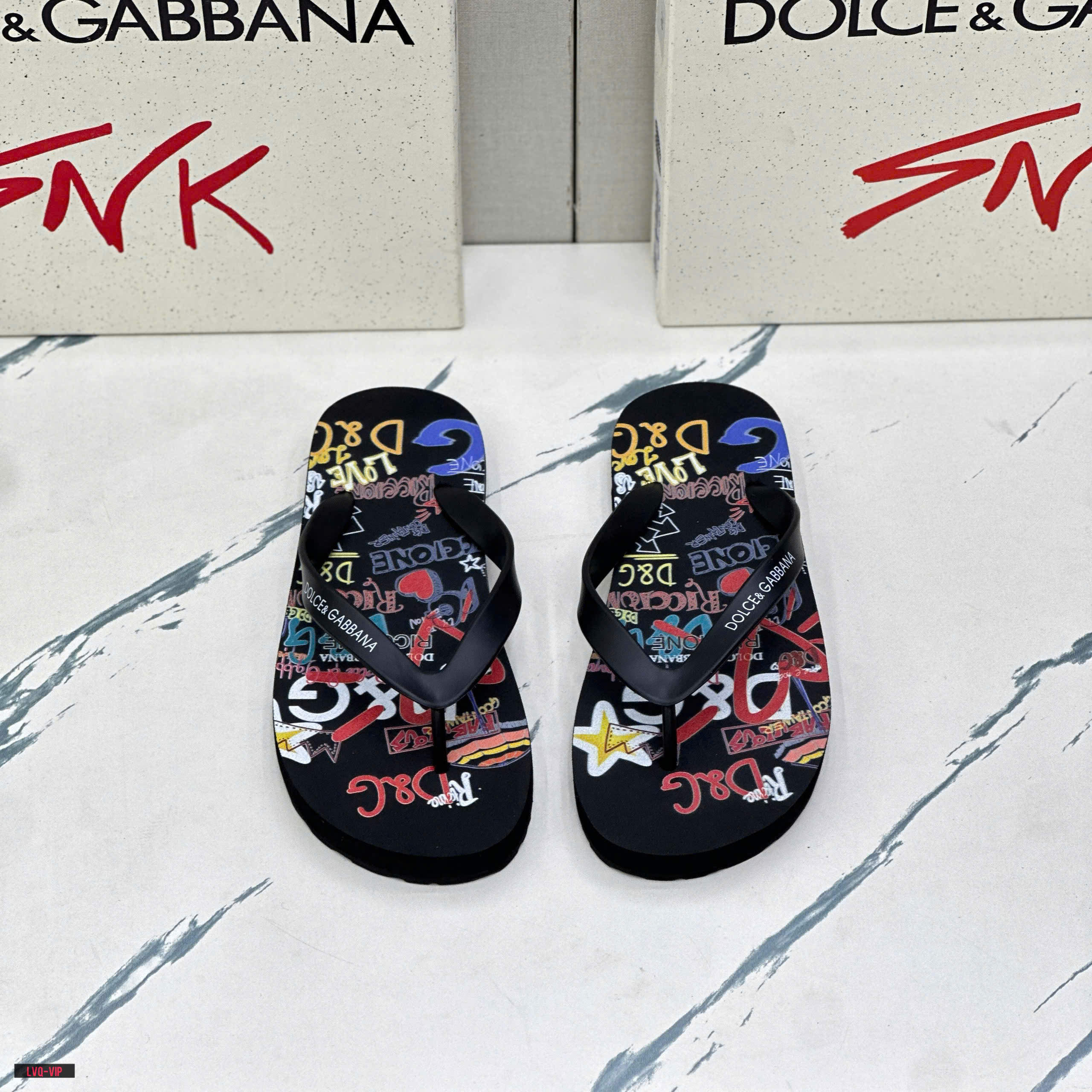 Dép tông, xỏ ngón Dolce Gabbana DG Đen họa tiết chữ màu sắc Like Auth on web fullbox bill thẻ LVQ