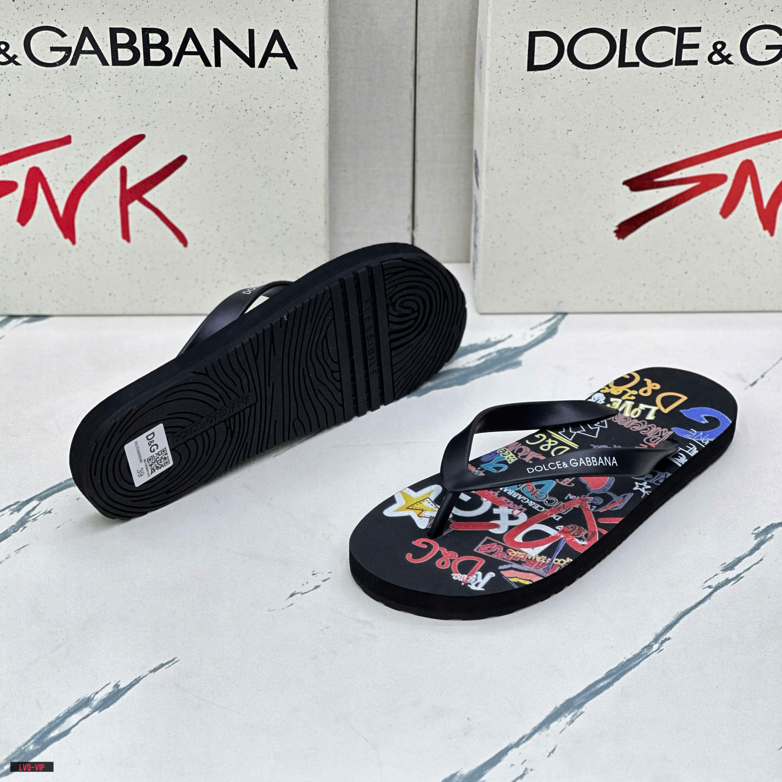 Dép tông, xỏ ngón Dolce Gabbana DG Đen họa tiết chữ màu sắc Like Auth on web fullbox bill thẻ LVQ