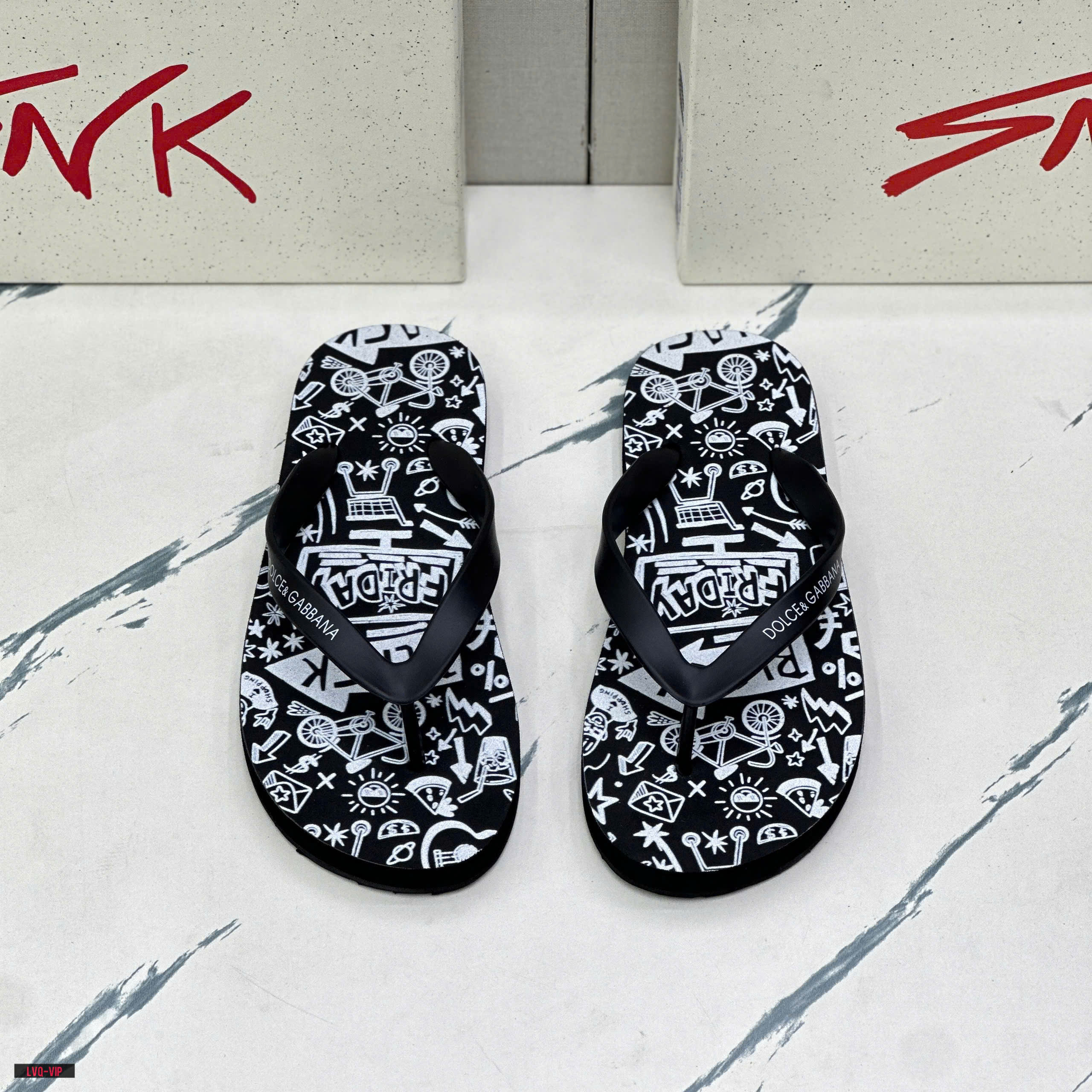 Dép tông, xỏ ngón Dolce Gabbana DG Đen họa tiết Friday Trắng Like Auth on web fullbox bill thẻ LVQ