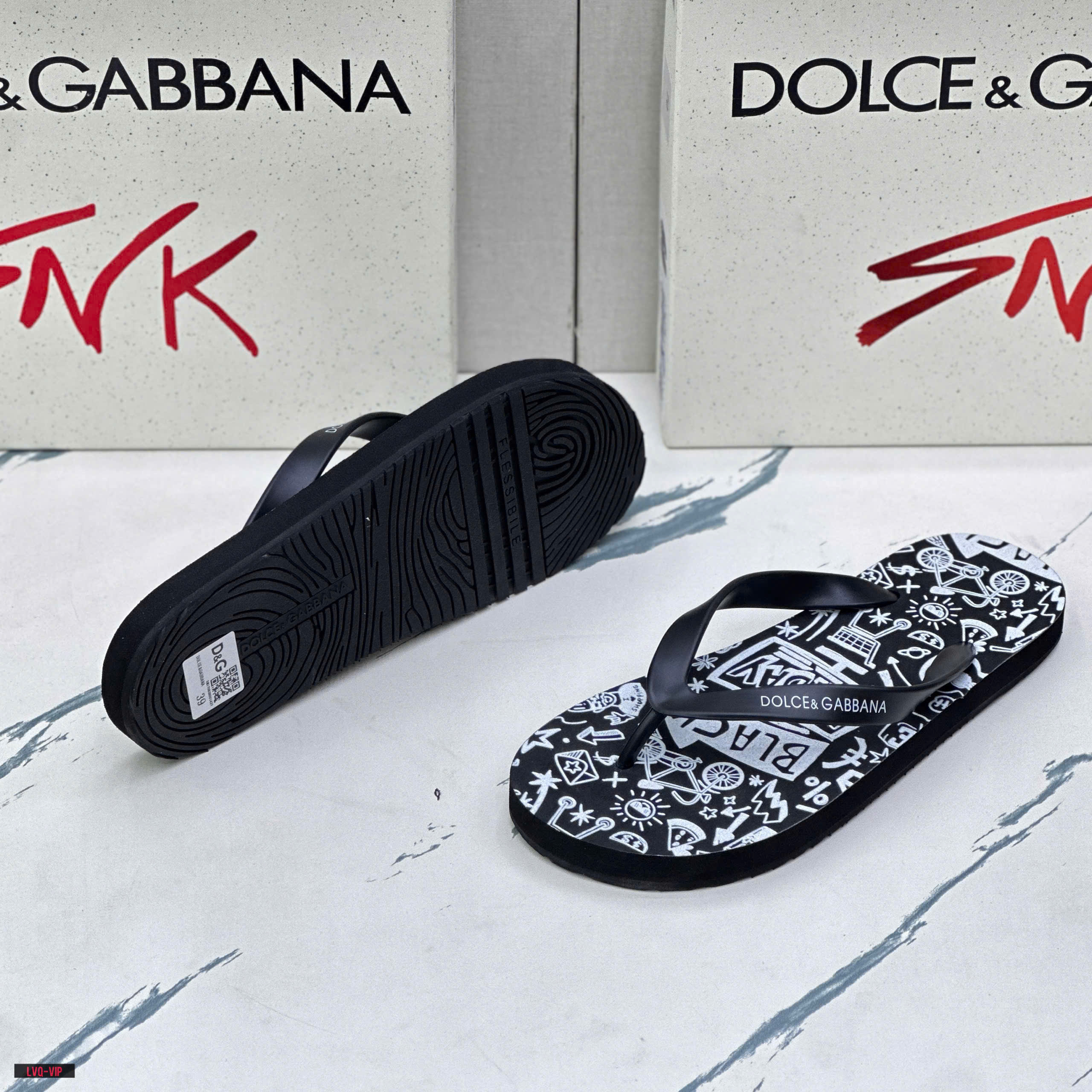 Dép tông, xỏ ngón Dolce Gabbana DG Đen họa tiết Friday Trắng Like Auth on web fullbox bill thẻ LVQ