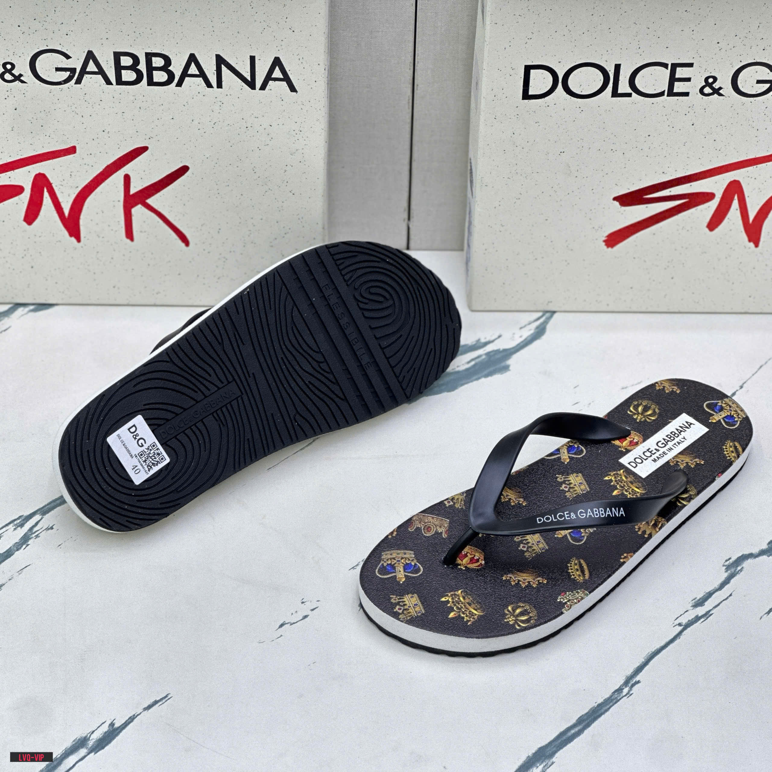Dép tông, xỏ ngón Dolce Gabbana DG Đen họa tiết vương miện Like Auth on web fullbox bill thẻ LVQ